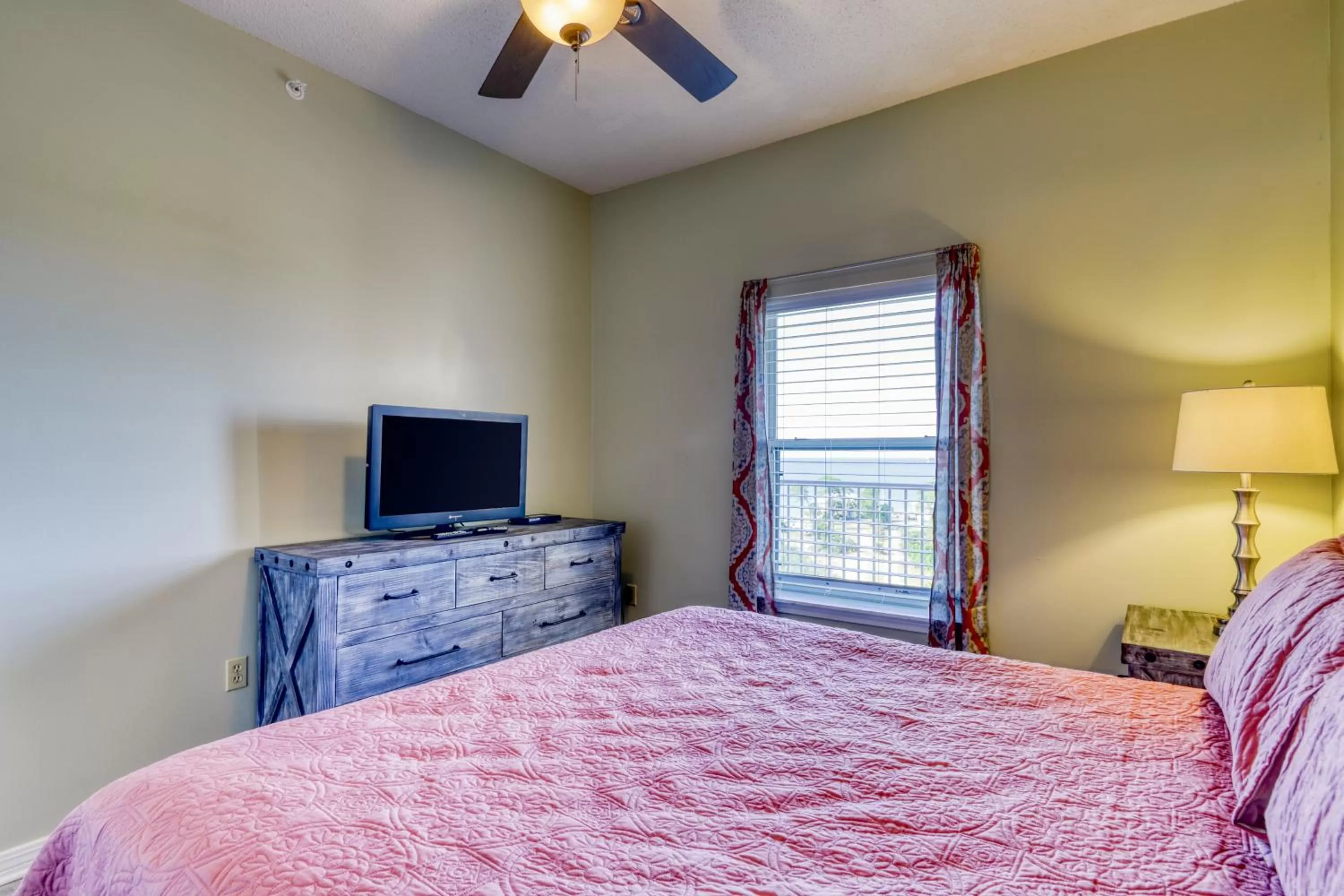 Bed in The Dunes #707