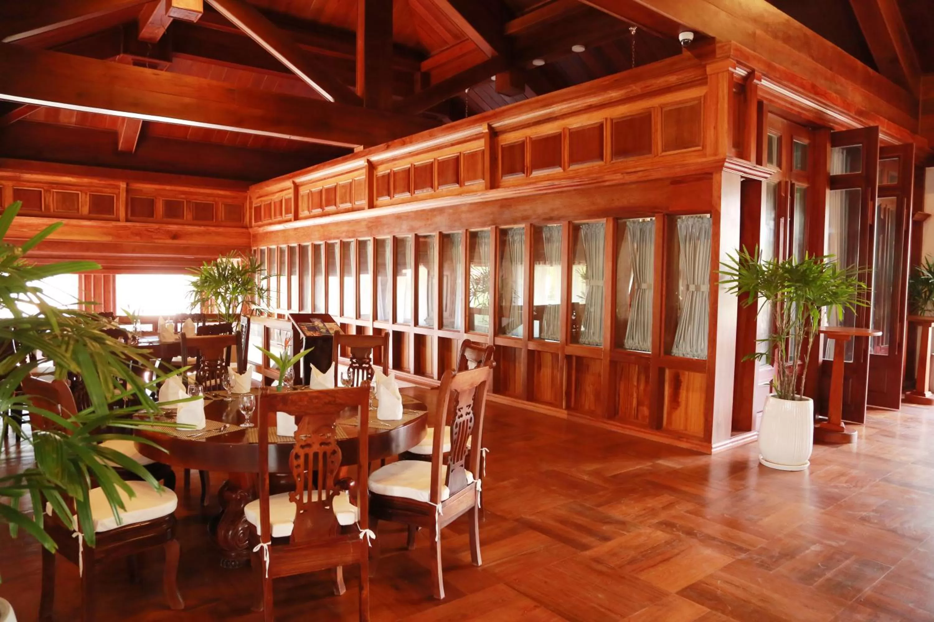 Restaurant/Places to Eat in Try Palace Resort-Kep