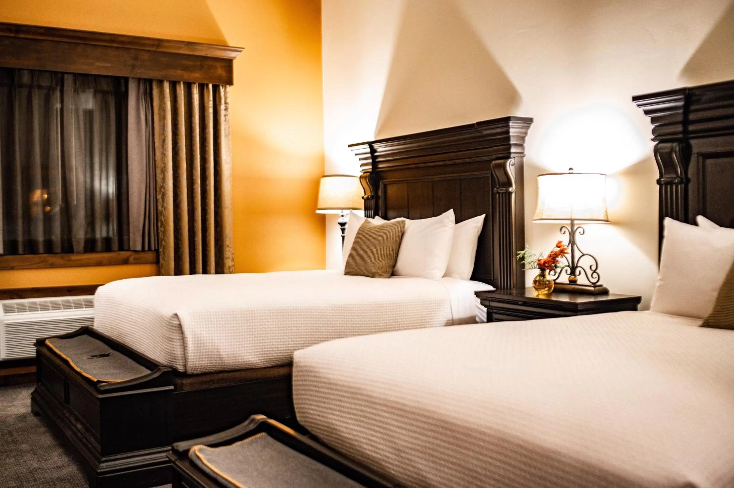 Bed in Elk Country Inn