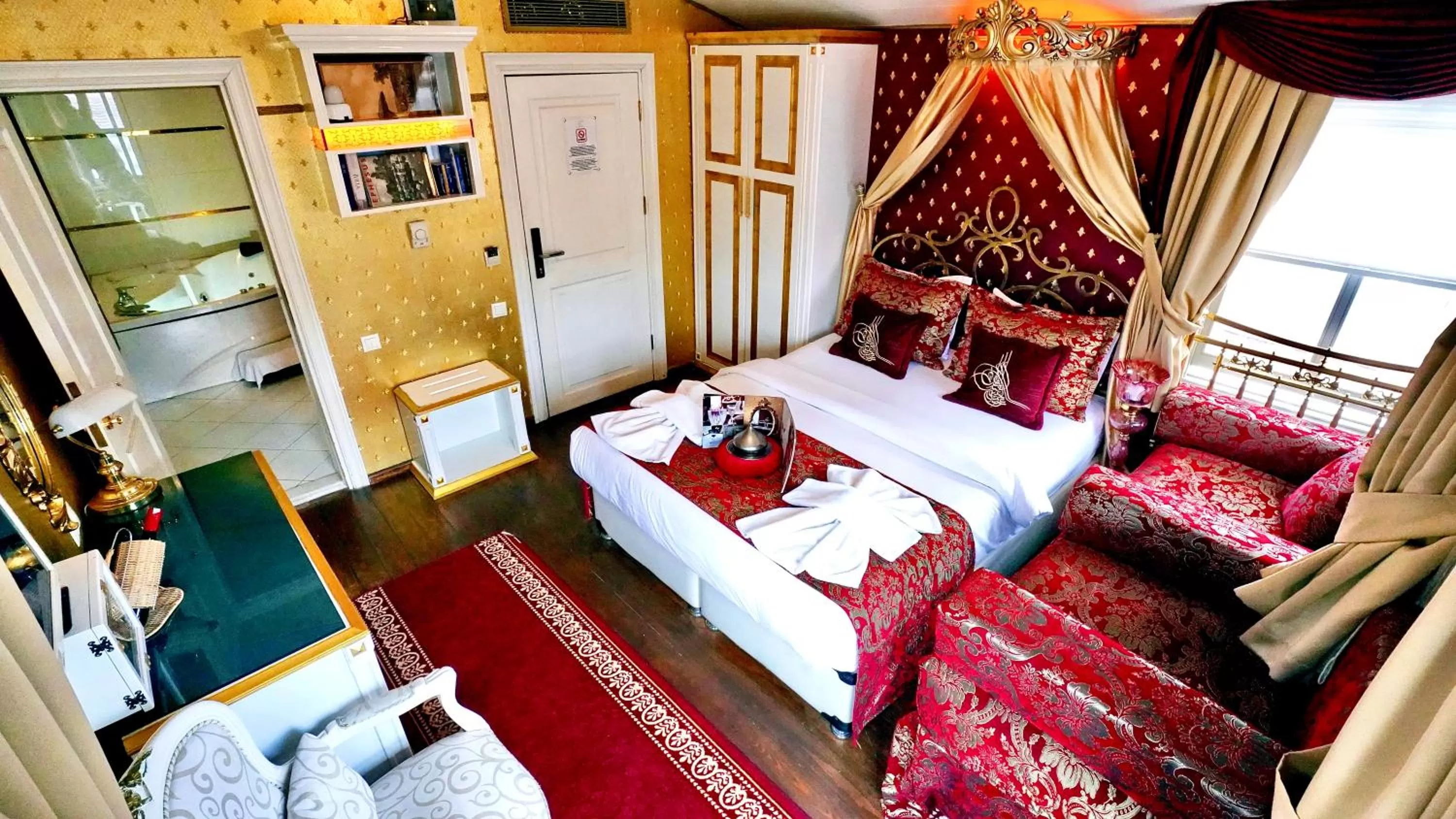 Massage, Bed in Sultan Tughra Hotel