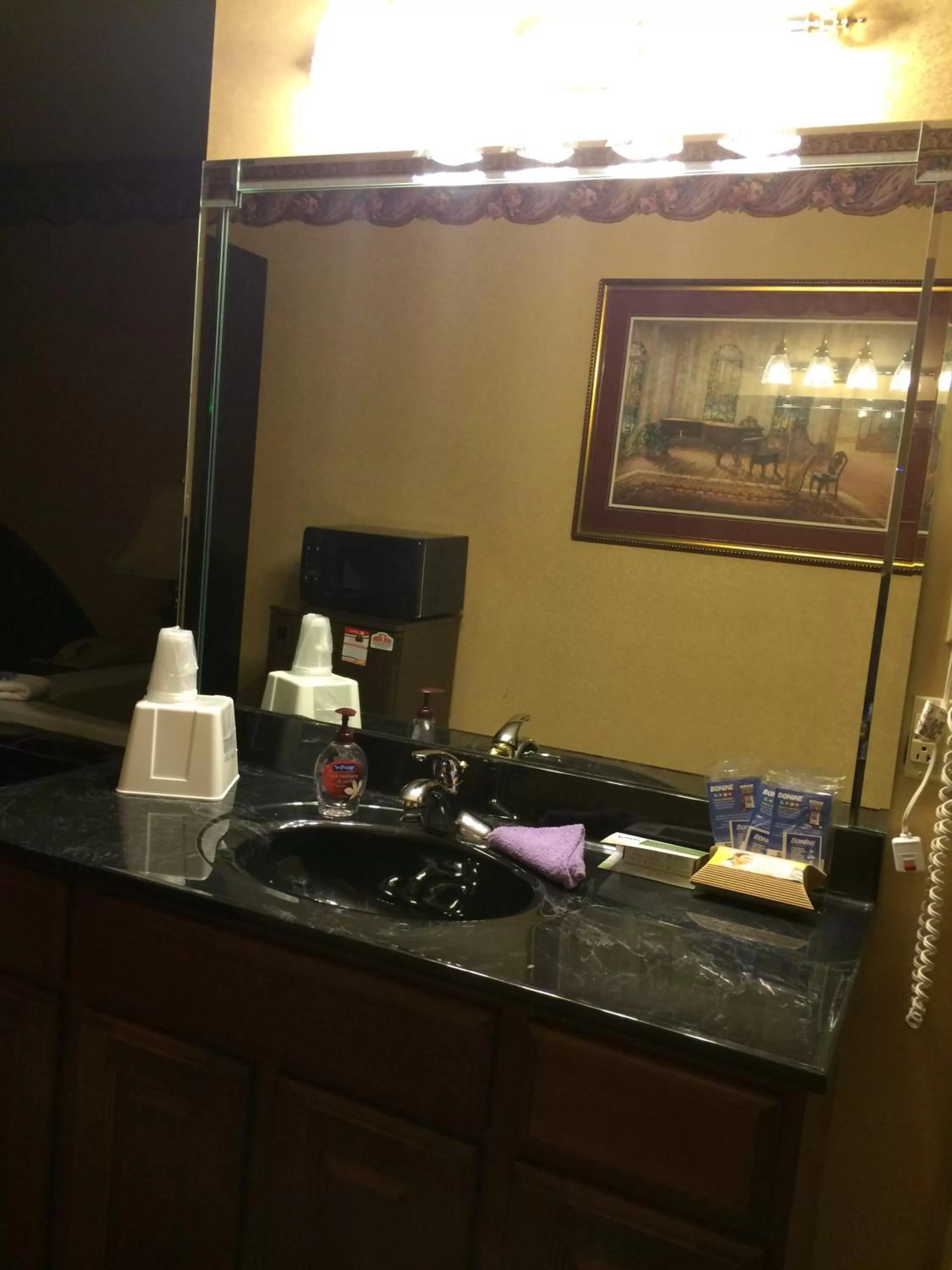 Bathroom in Rivergate Mountain Lodge