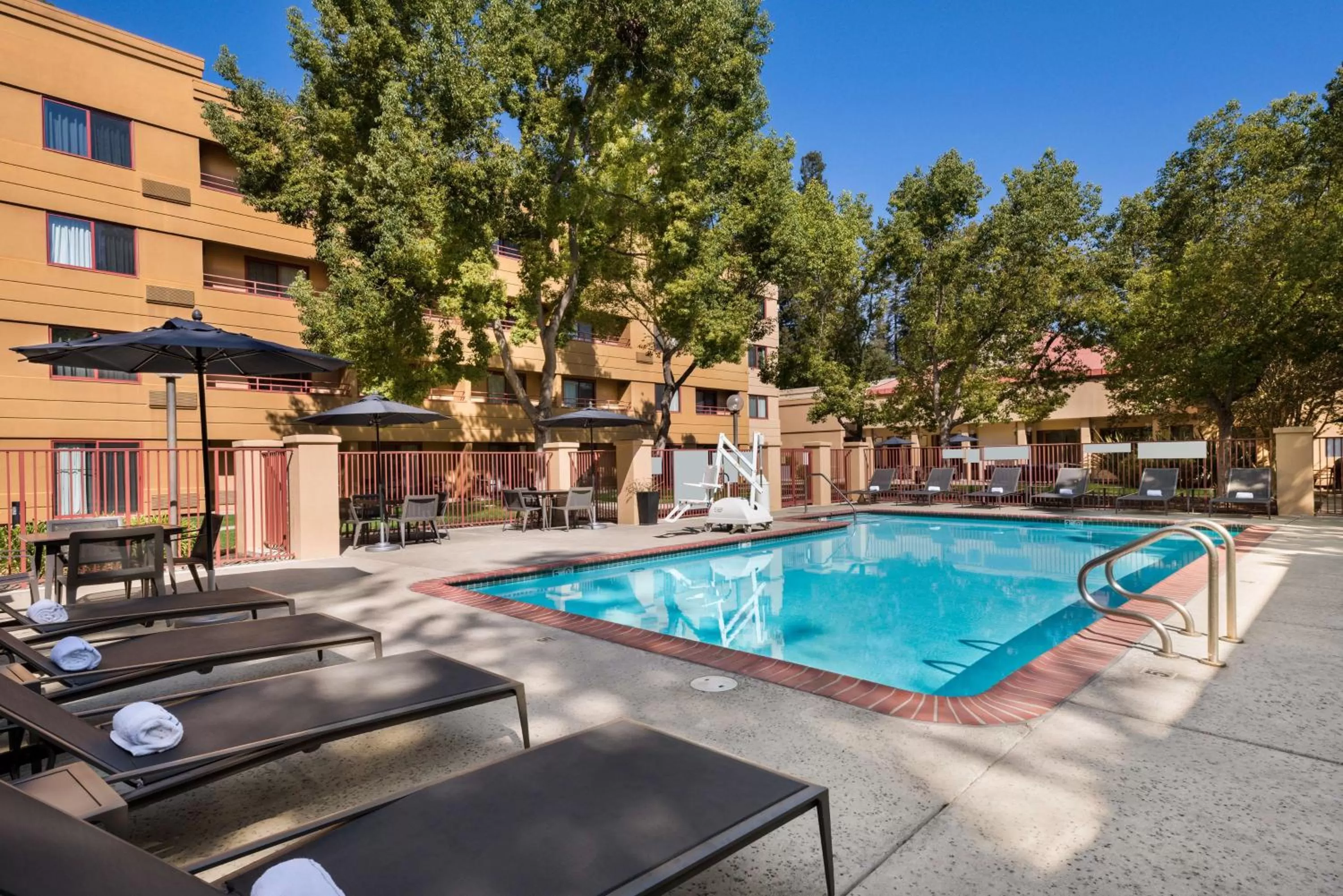 Pool view in Sonesta Select San Jose Airport