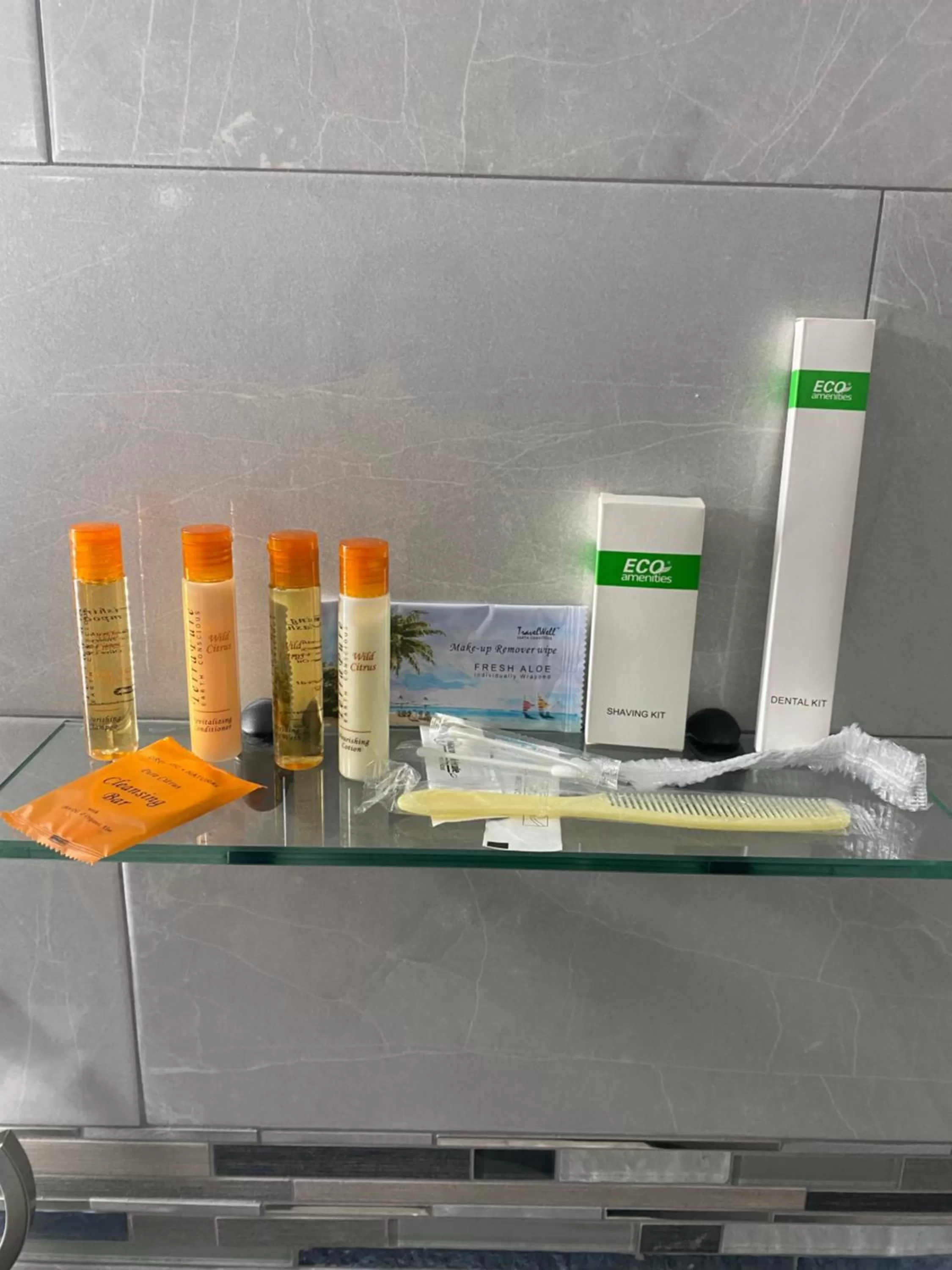 Bathroom in Itza-Bella Suites