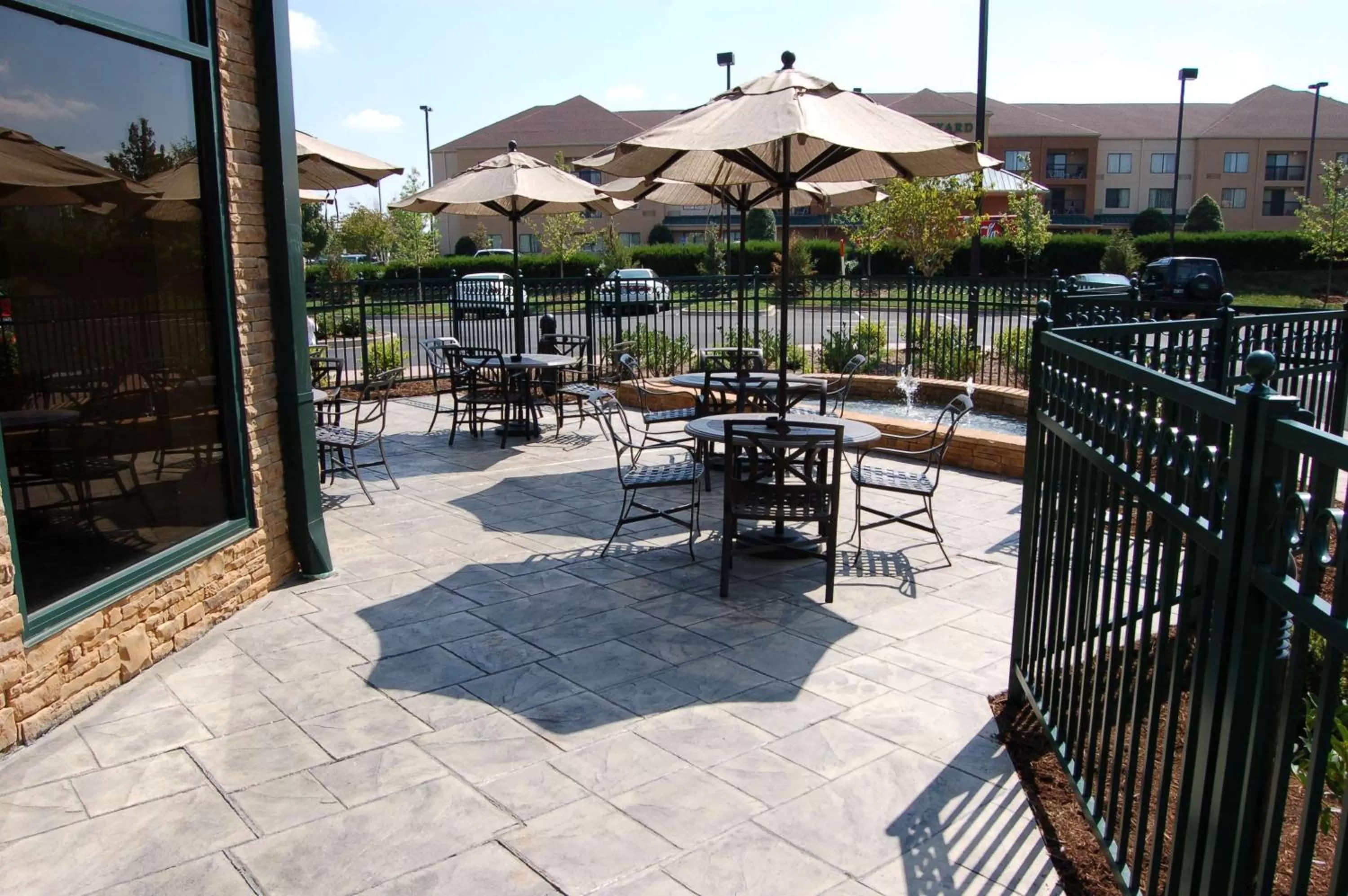 Property building in Hilton Garden Inn Bowling Green