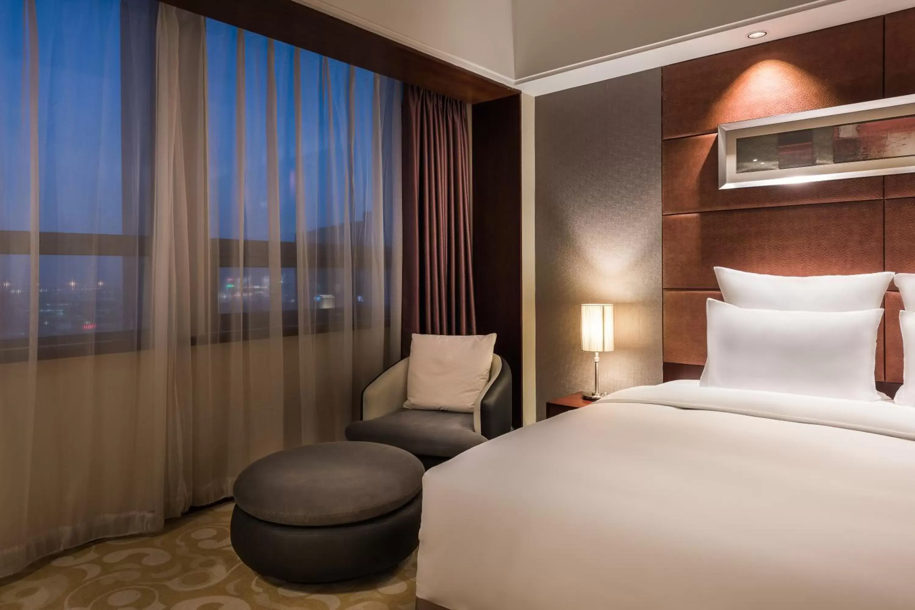 Deluxe King Suite in Pullman Beijing South Deluxe King Suite in Pullman Beijing South