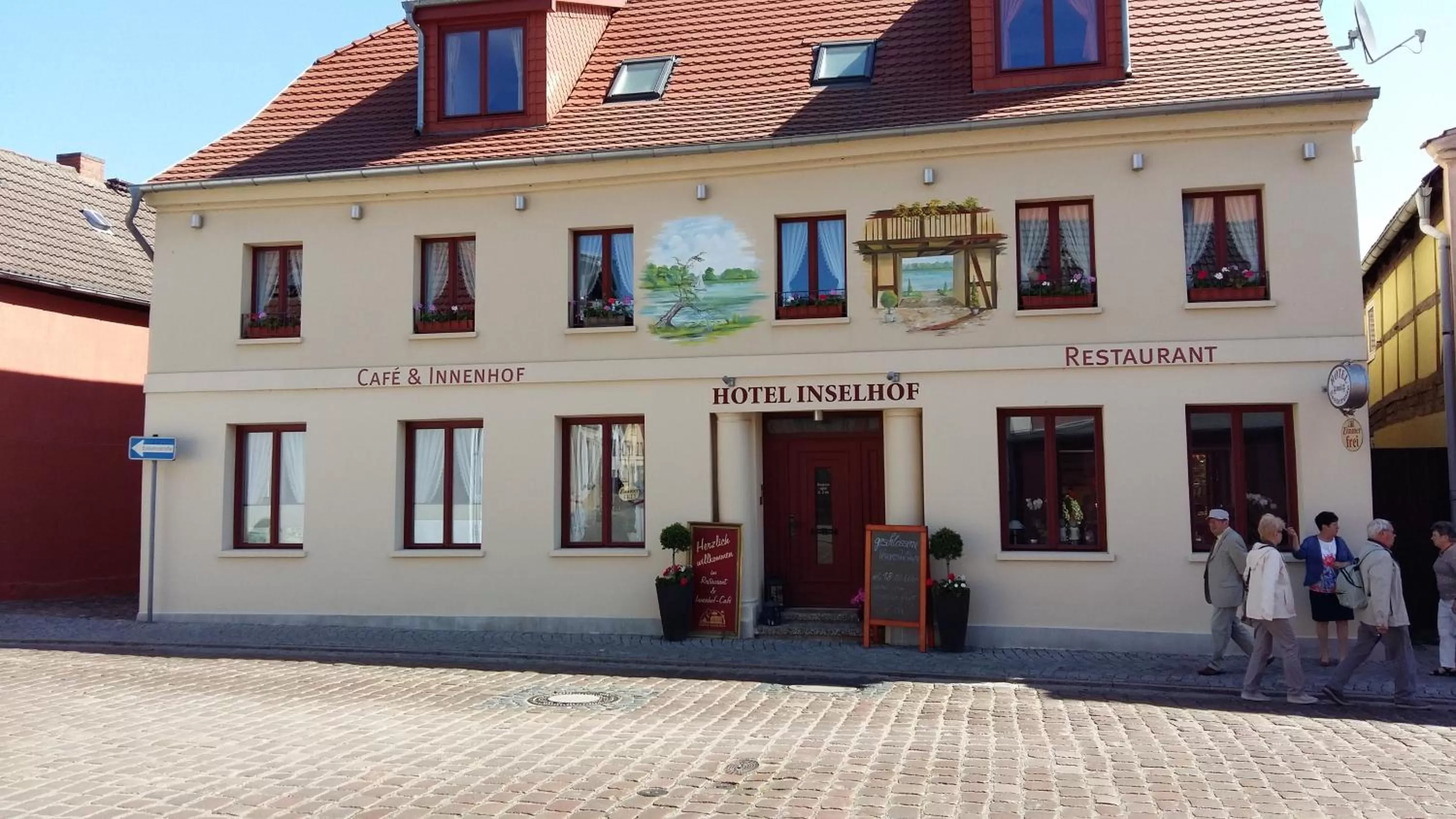 Facade/entrance, Property Building in Hotel Inselhof