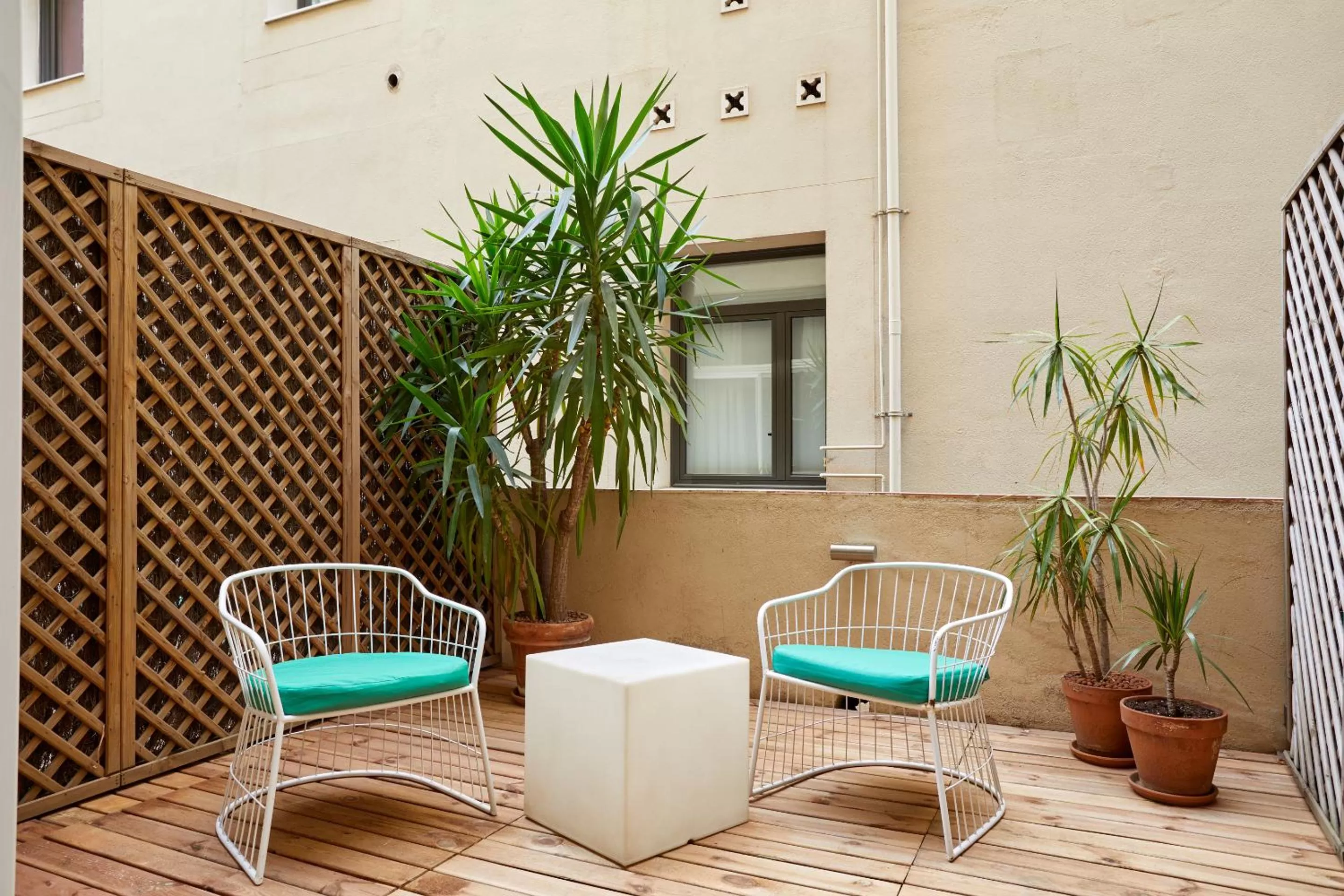 Living room in Vasanta powered by Sonder