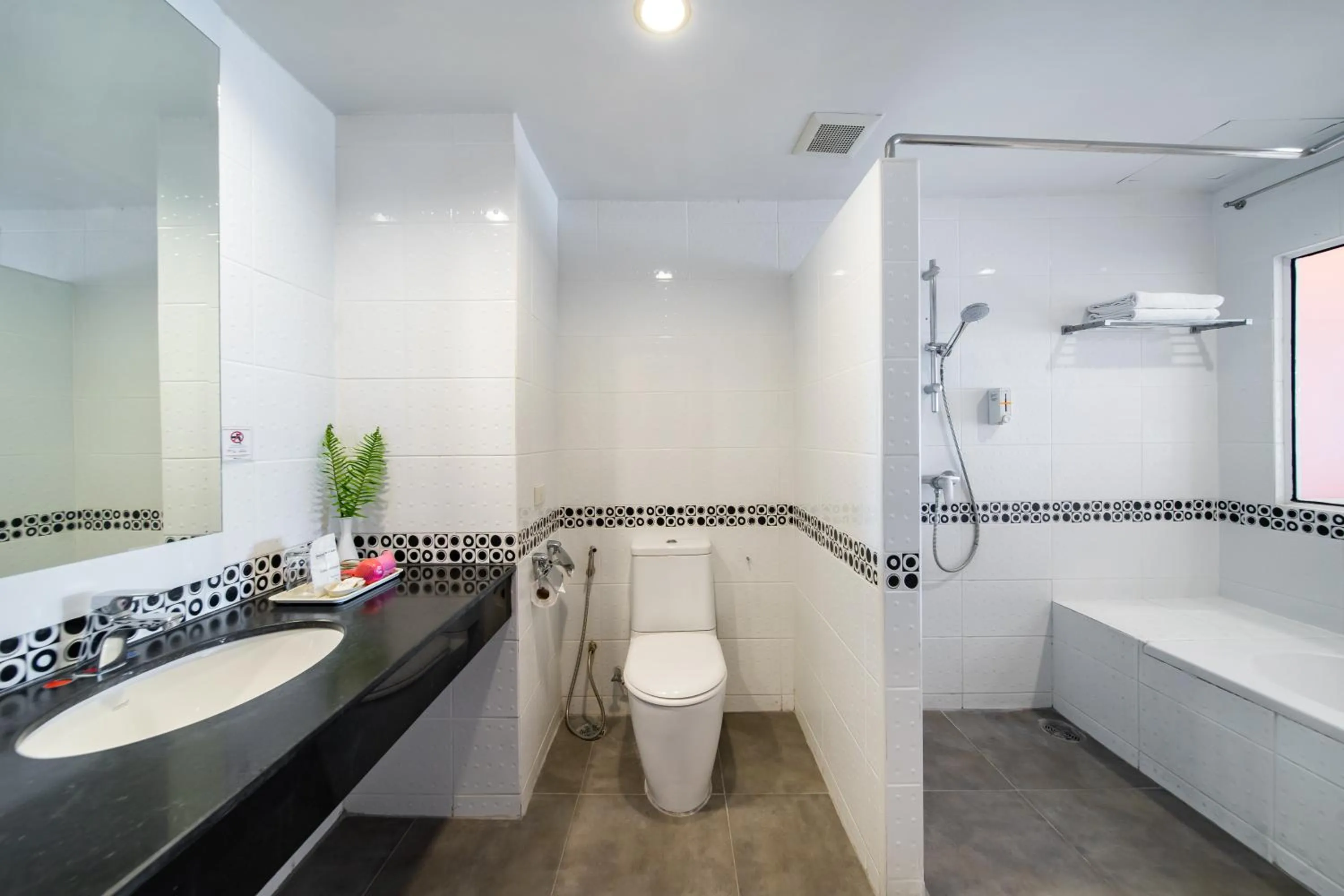 Bathroom in Best Bella Pattaya