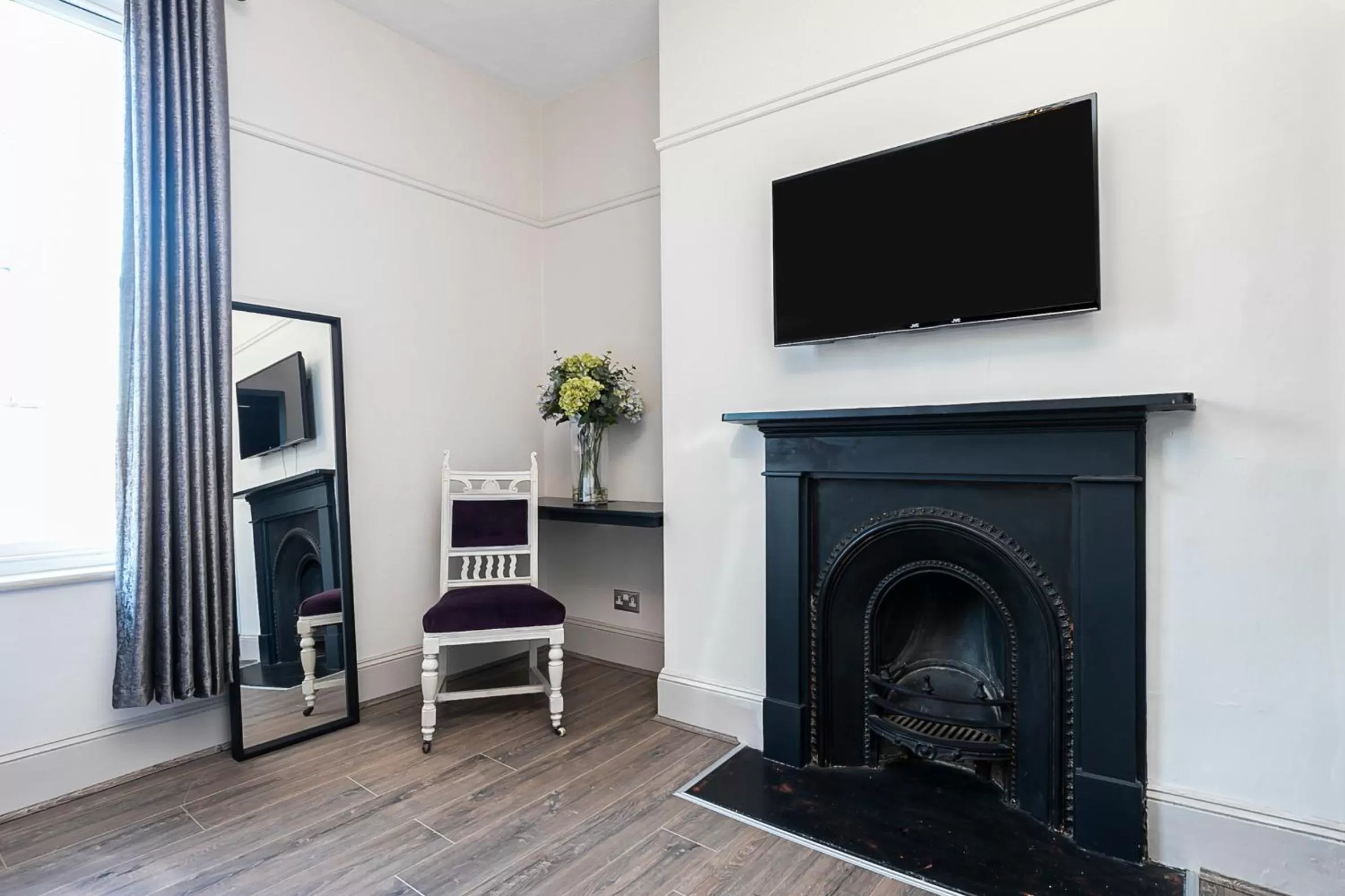 Pages Hotel and Guesthouse