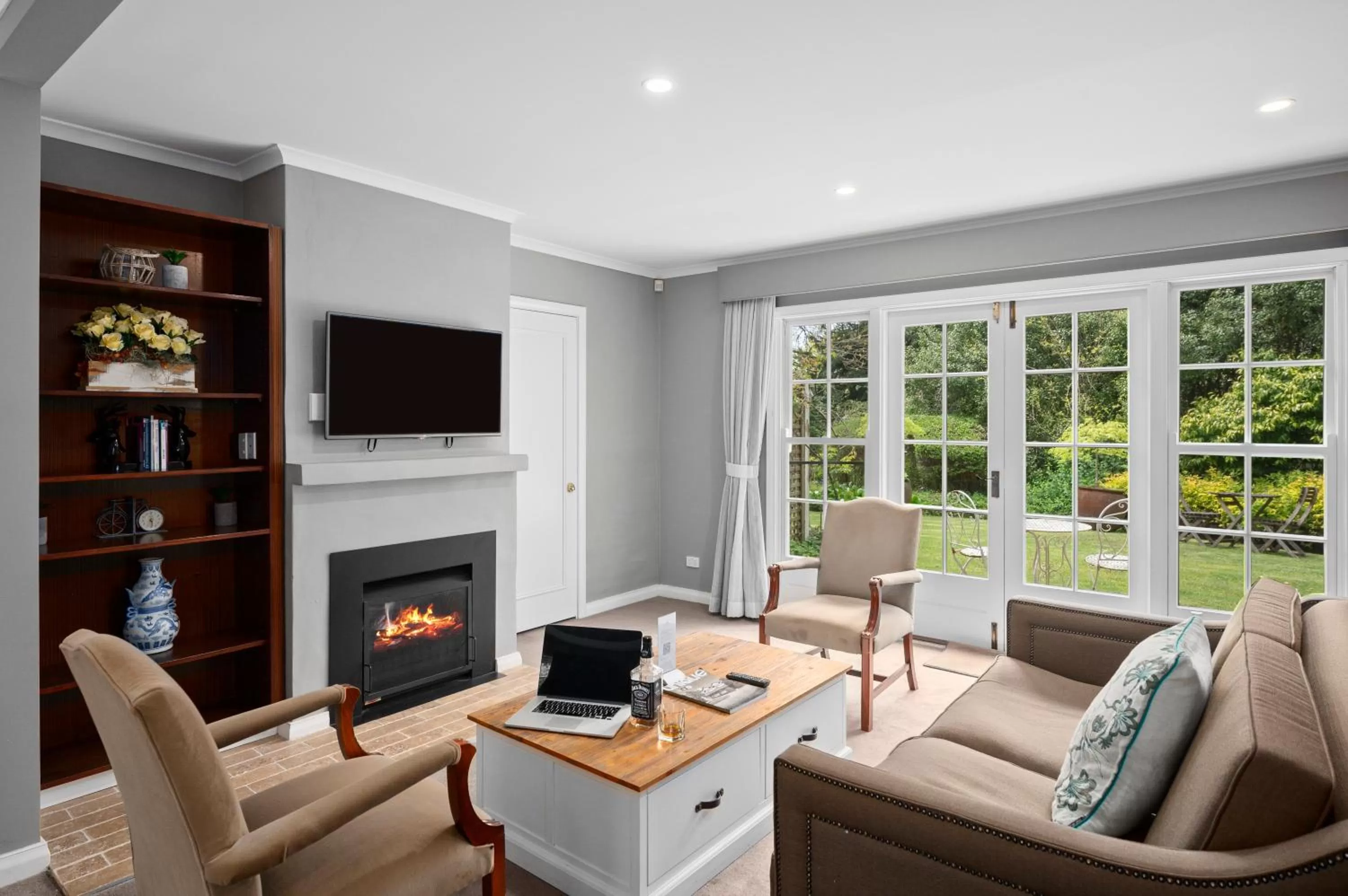 TV and multimedia in Parklands Country Gardens & Lodges Blue Mountains