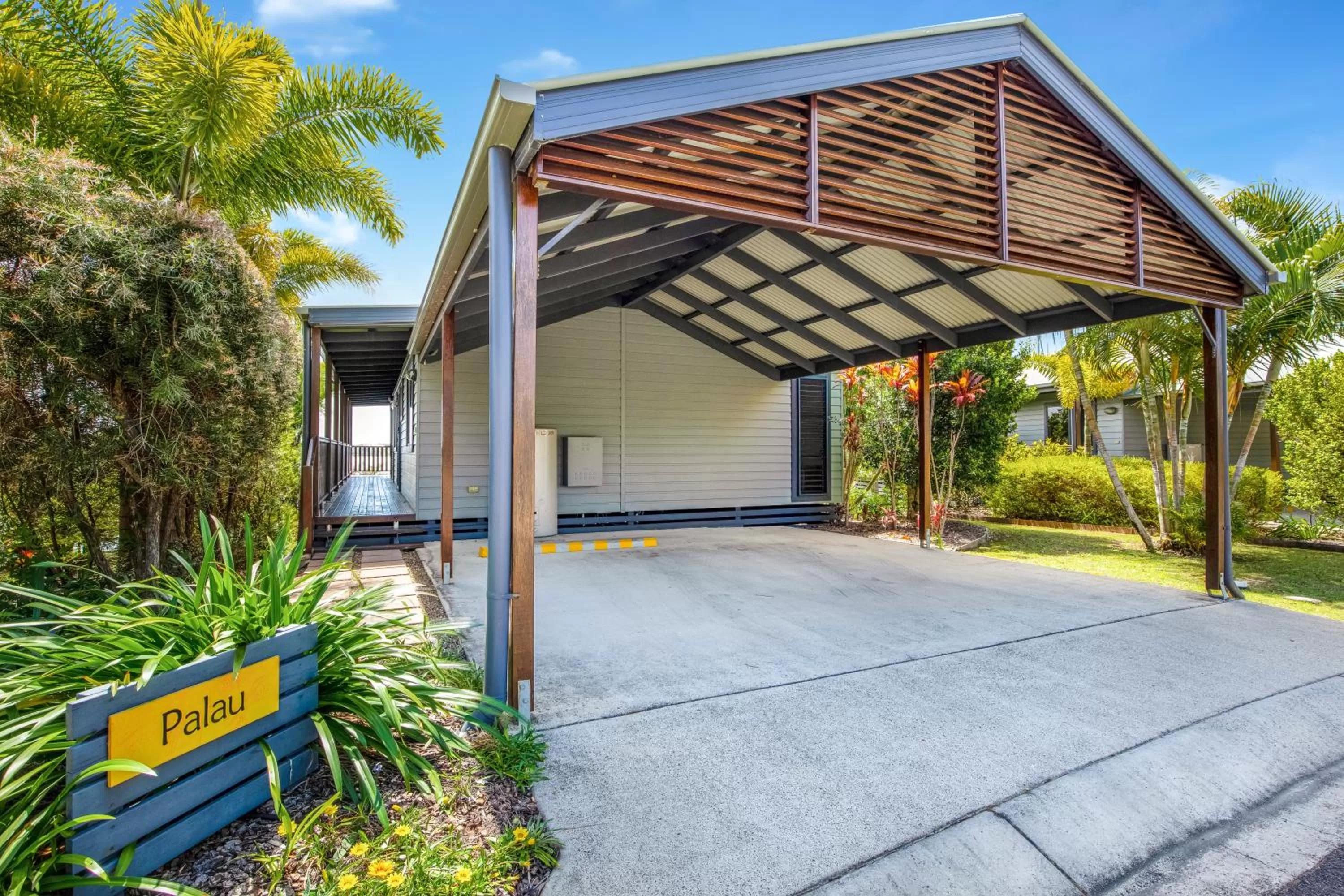 Tin Can Bay Marina Villas