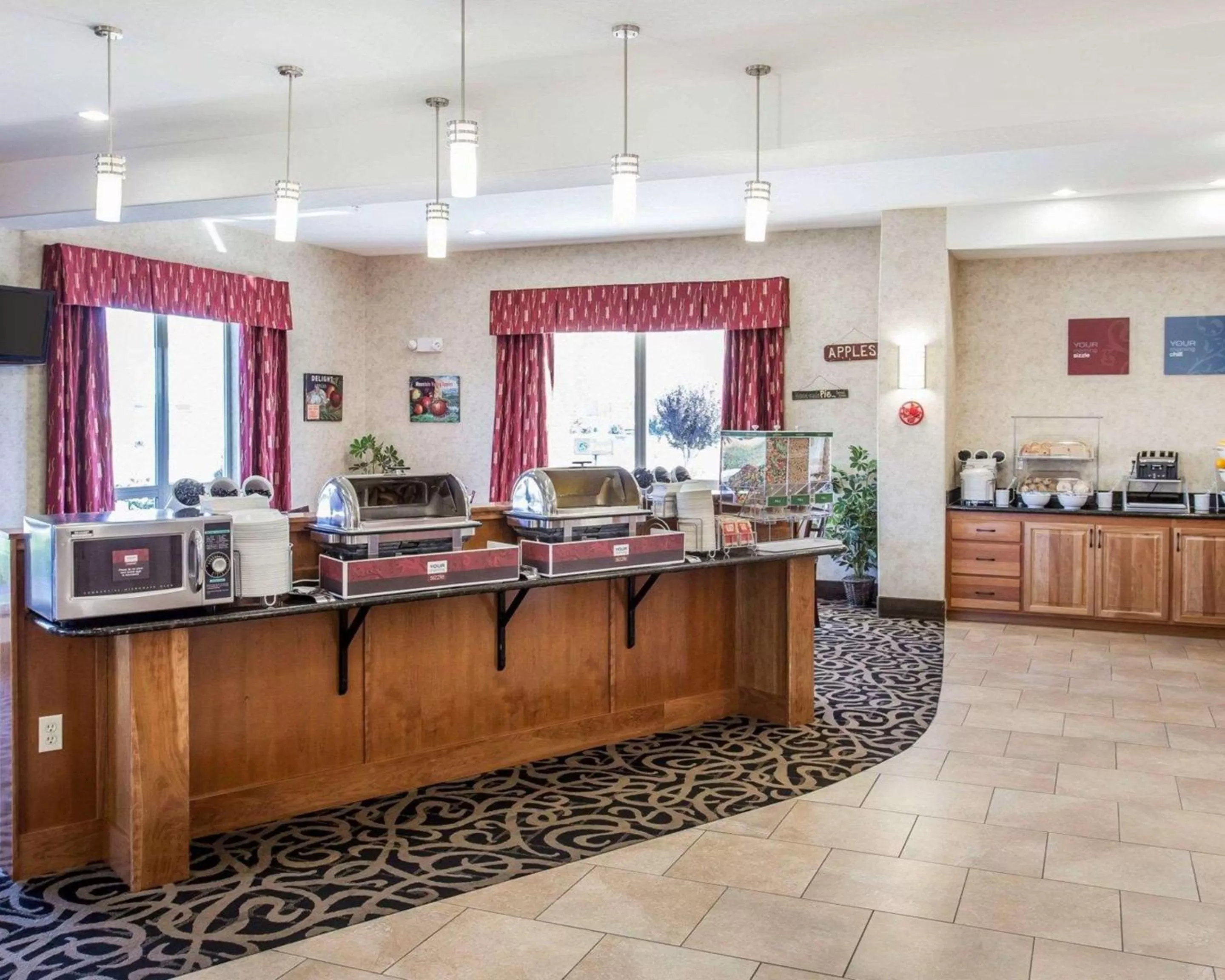 Restaurant/places to eat in Comfort Suites Wenatchee Gateway