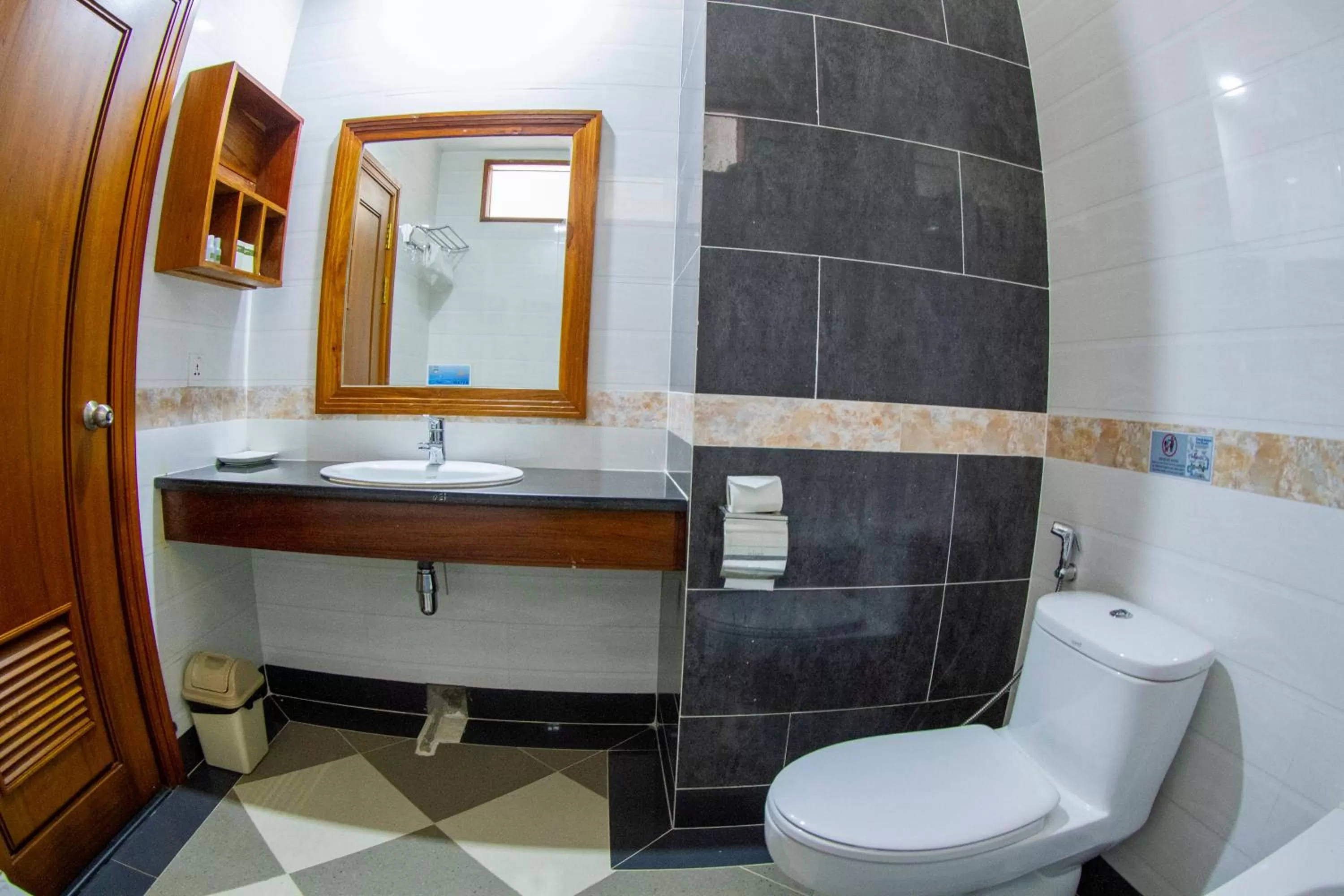 Bathroom in Kampong Thom Palace Hotel
