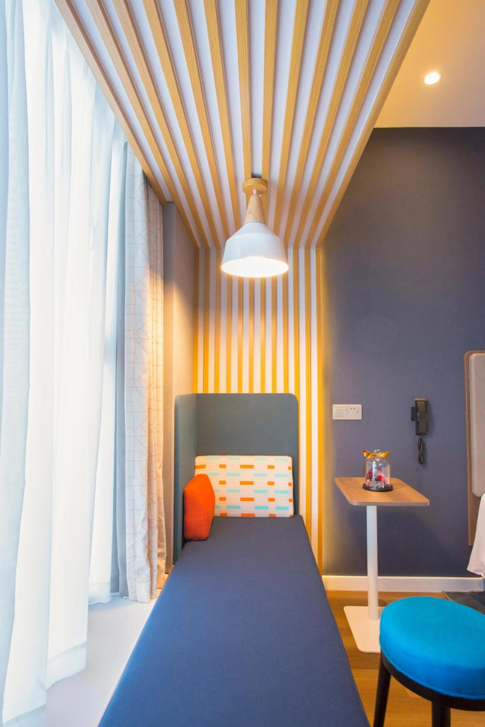 Photo of the whole room, Bed in Holiday Inn Express - Wuhan Optical Valley by IHG