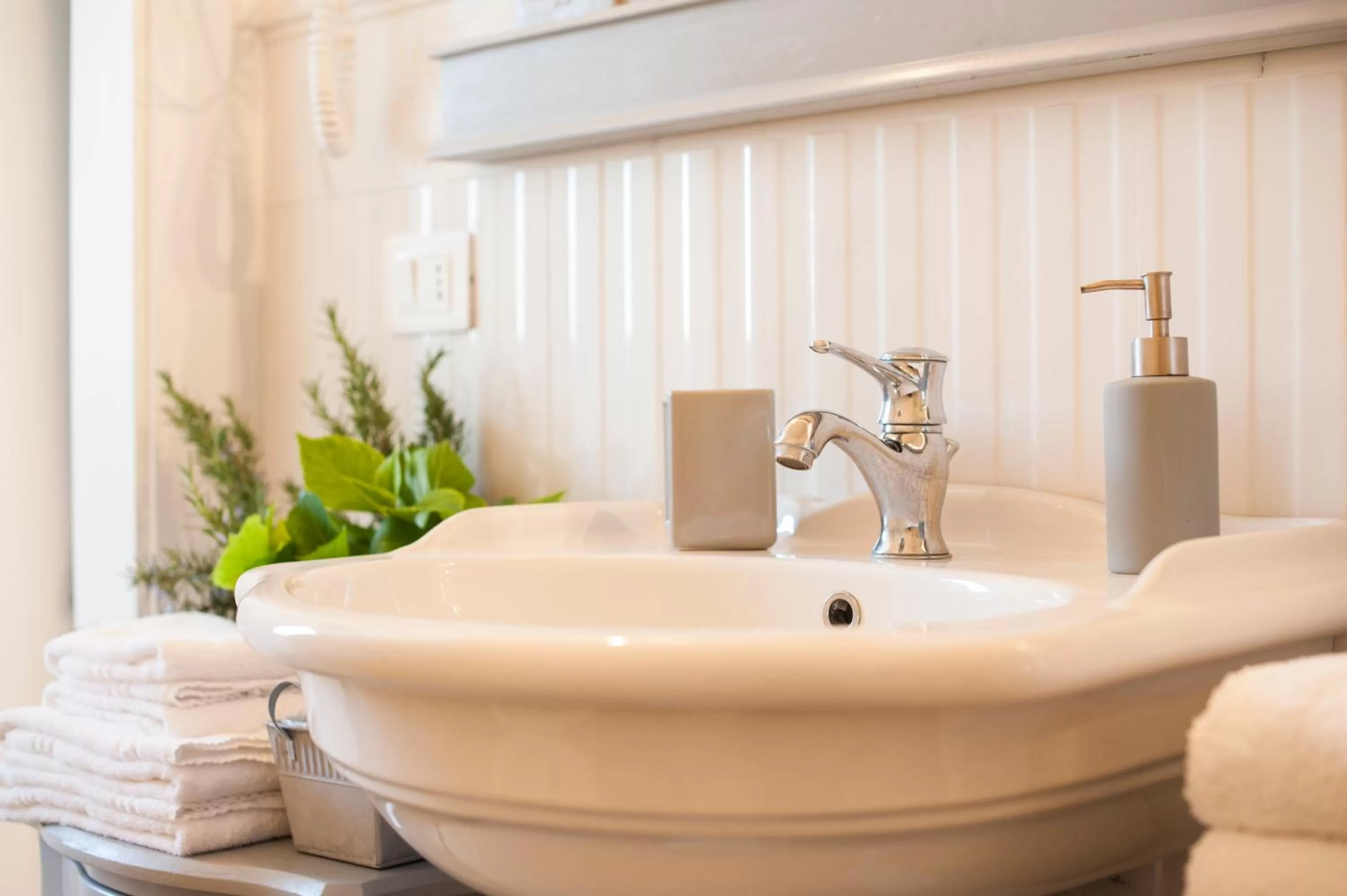 Bathroom in Country Lodge B&B
