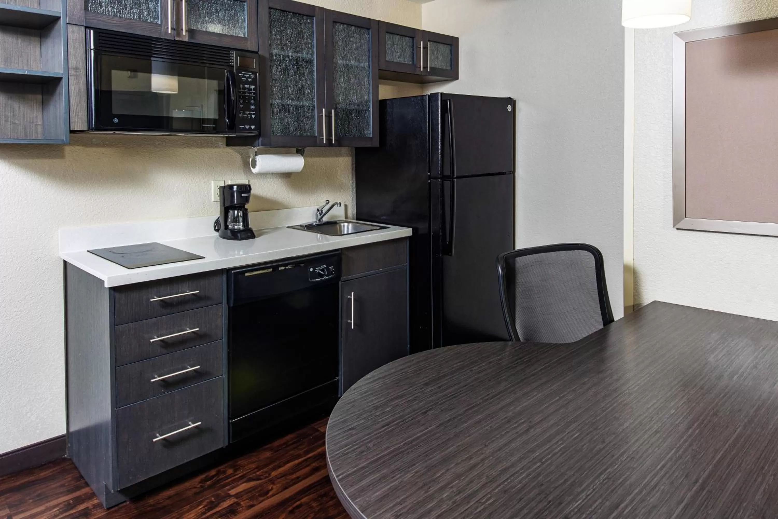 Kitchen or kitchenette in Candlewood Suites Appleton by IHG
