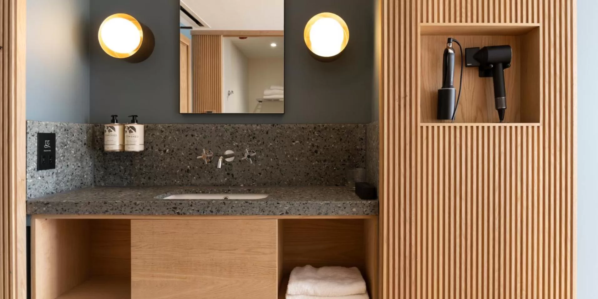 Mollie's Motel & Diner Bristol