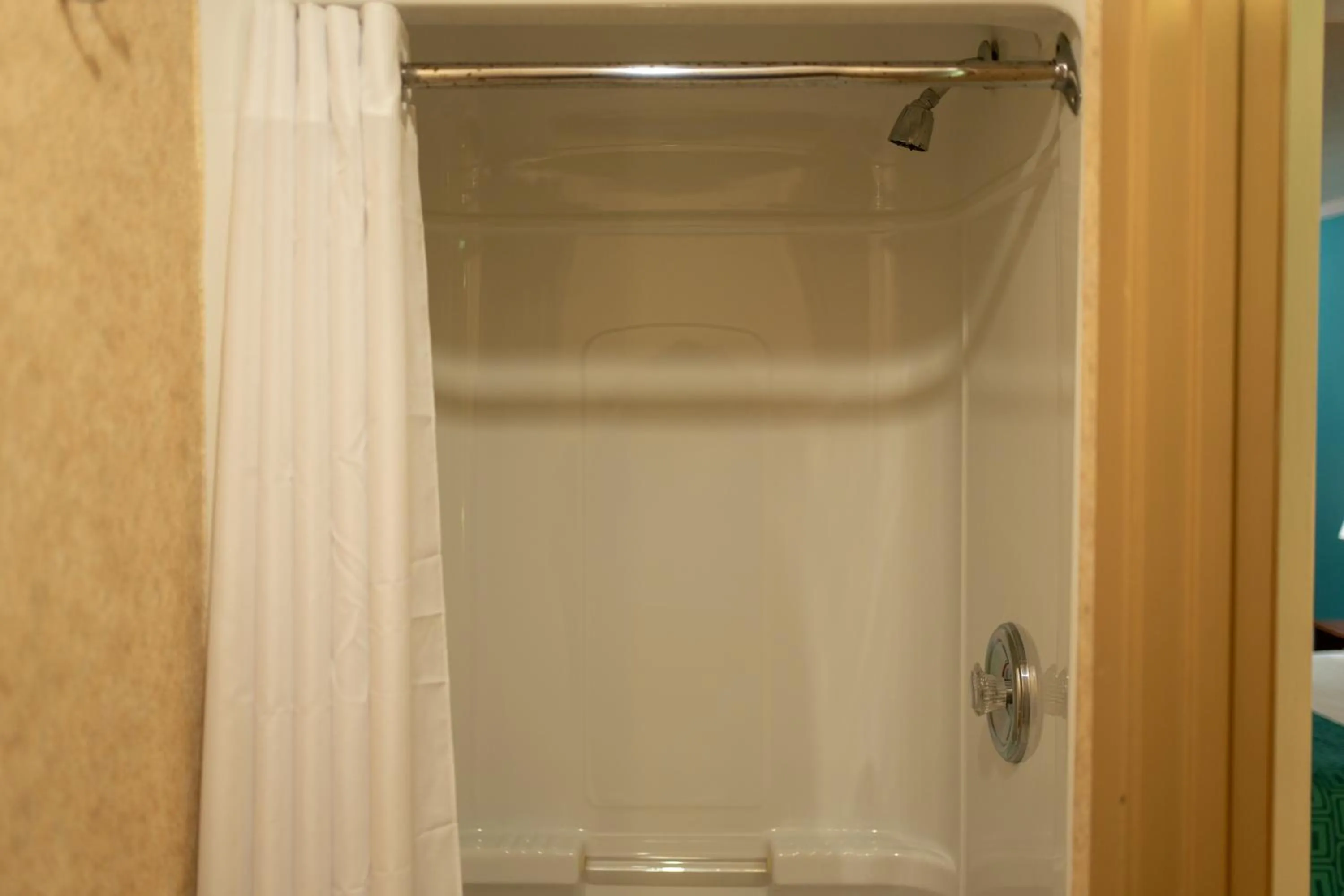 Howard Johnson by Wyndham Niagara Falls