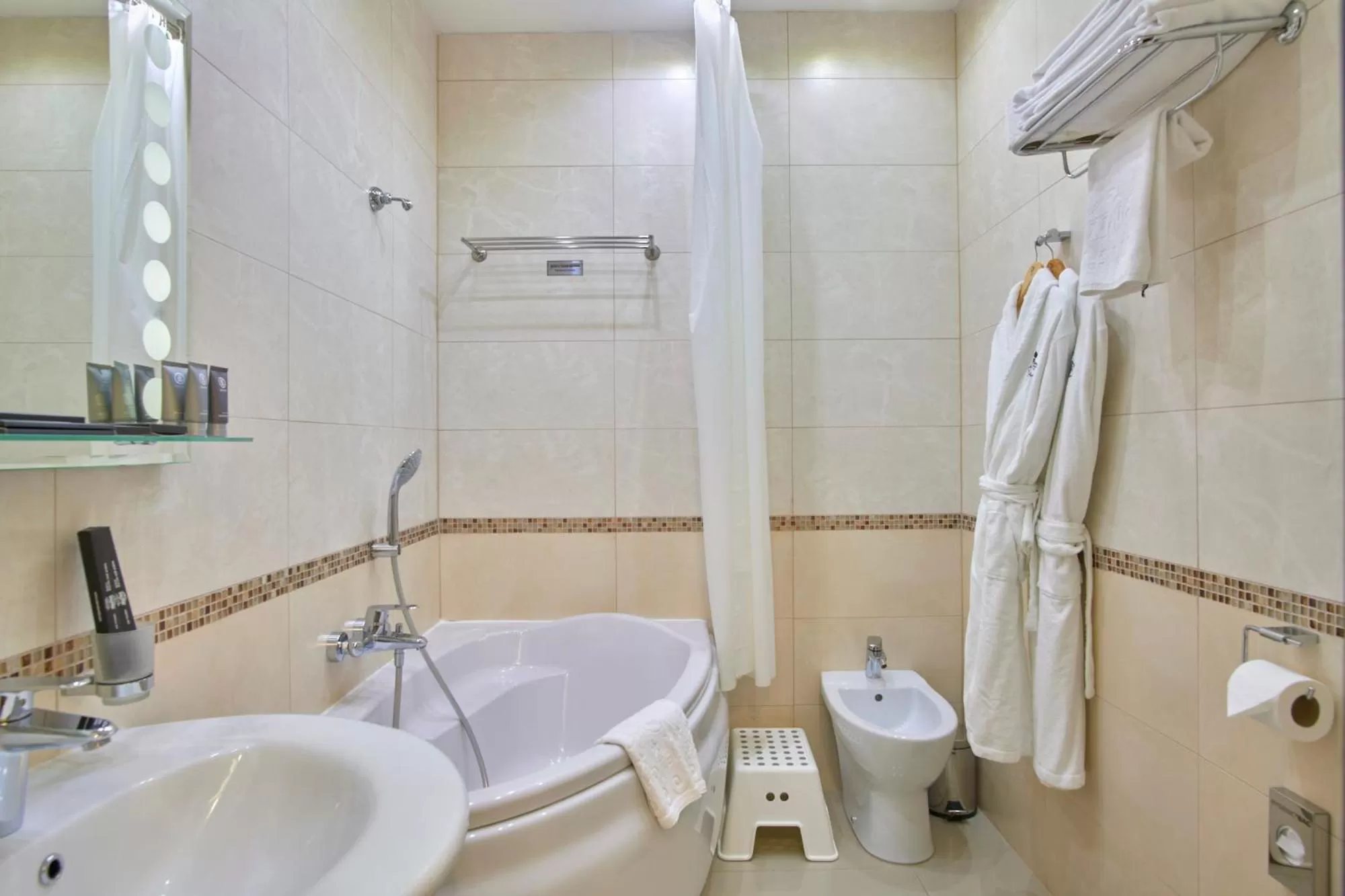 Bathroom in Hotel & Spa NEMO with dolphins