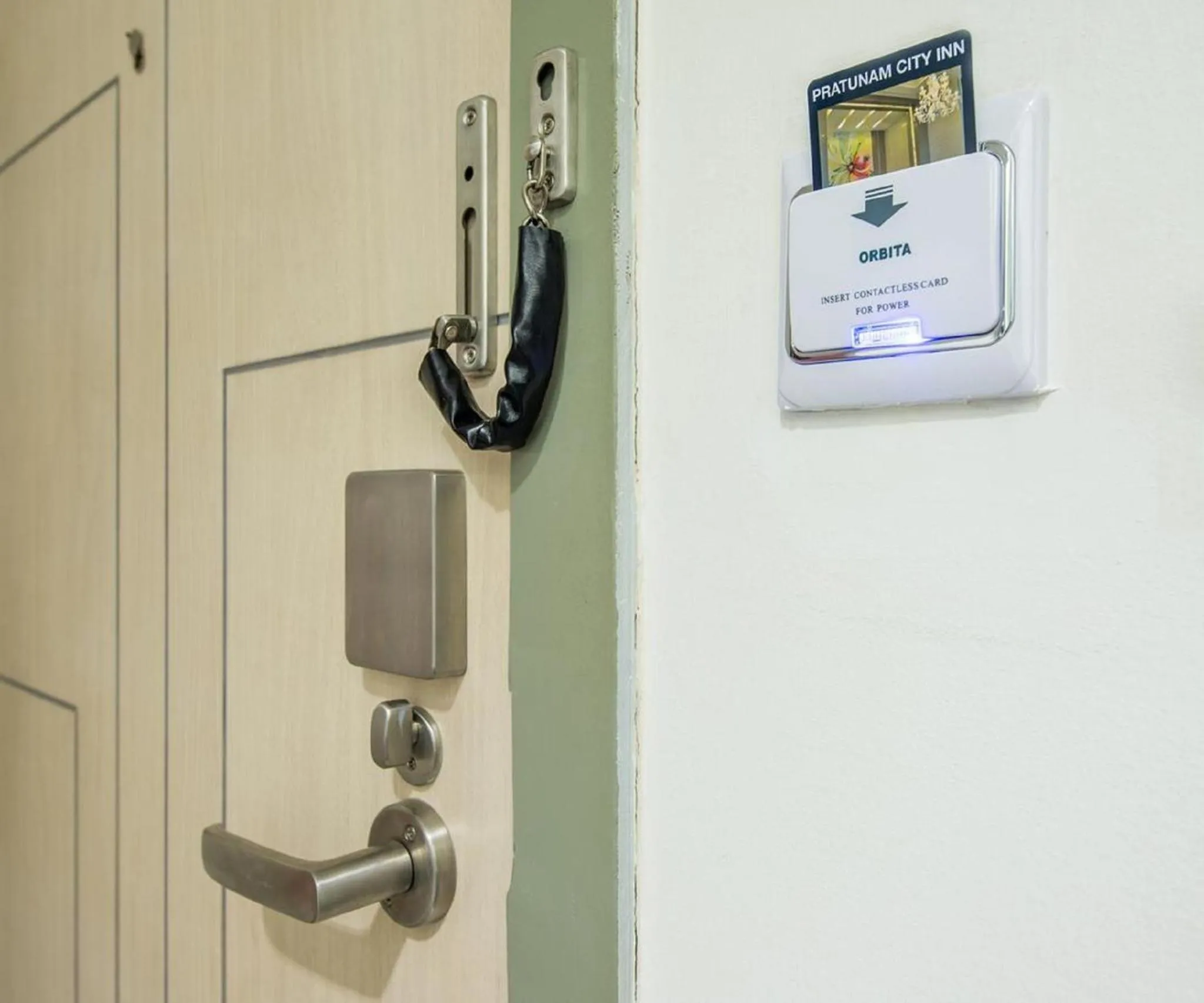 Decorative detail in Pratunam City Inn