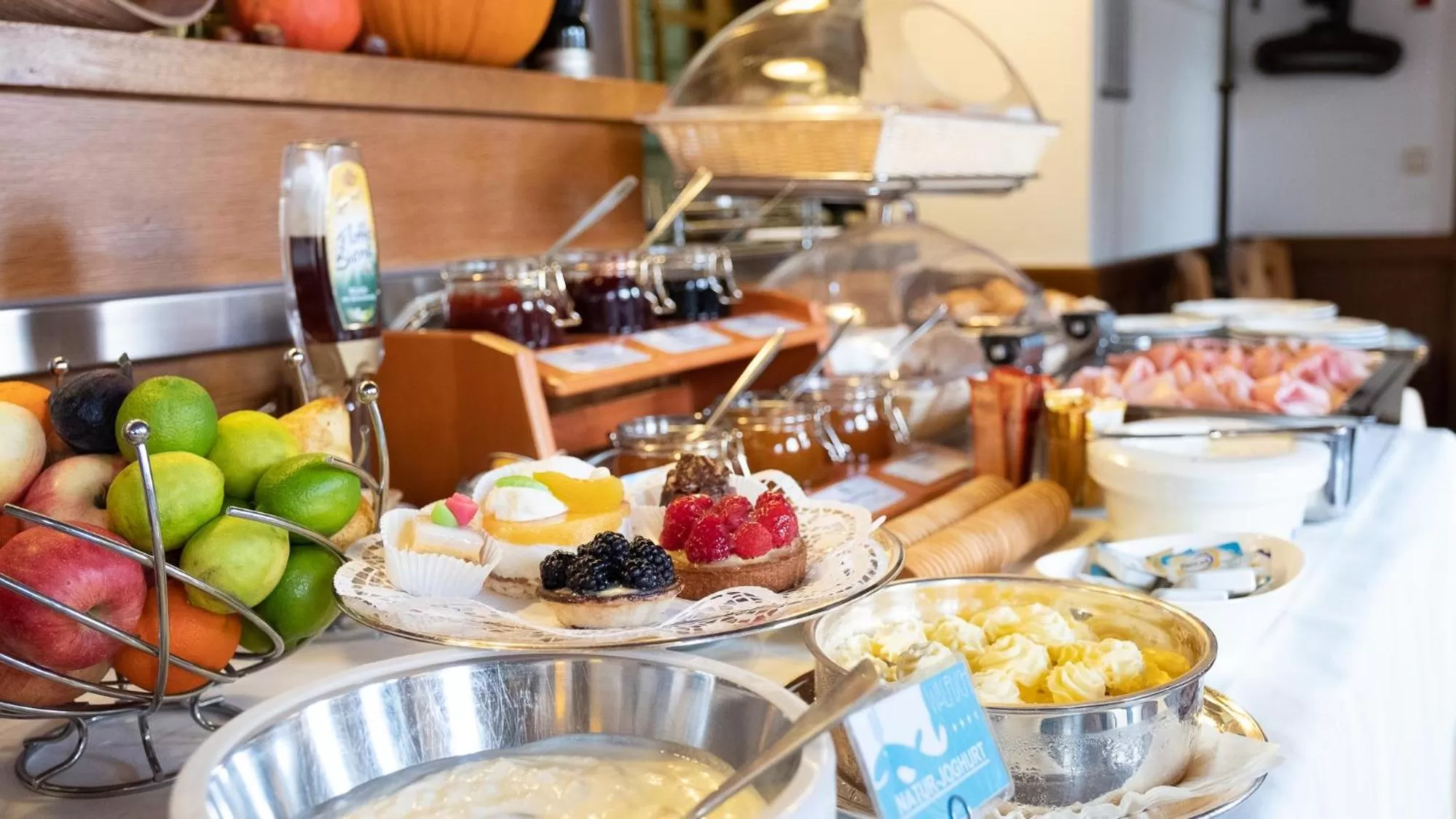 Breakfast in Hotel & Restaurant Walfisch