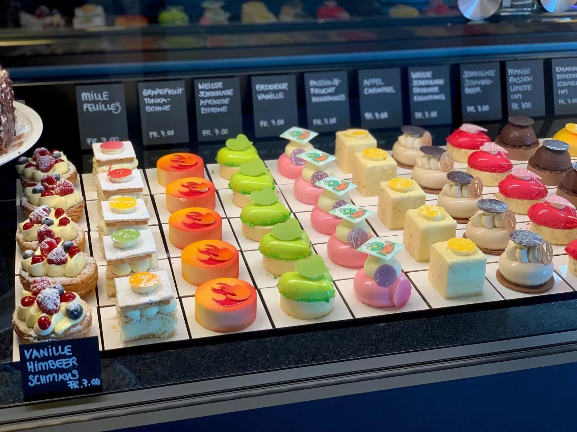 Food and drinks in AMANTE Hotel