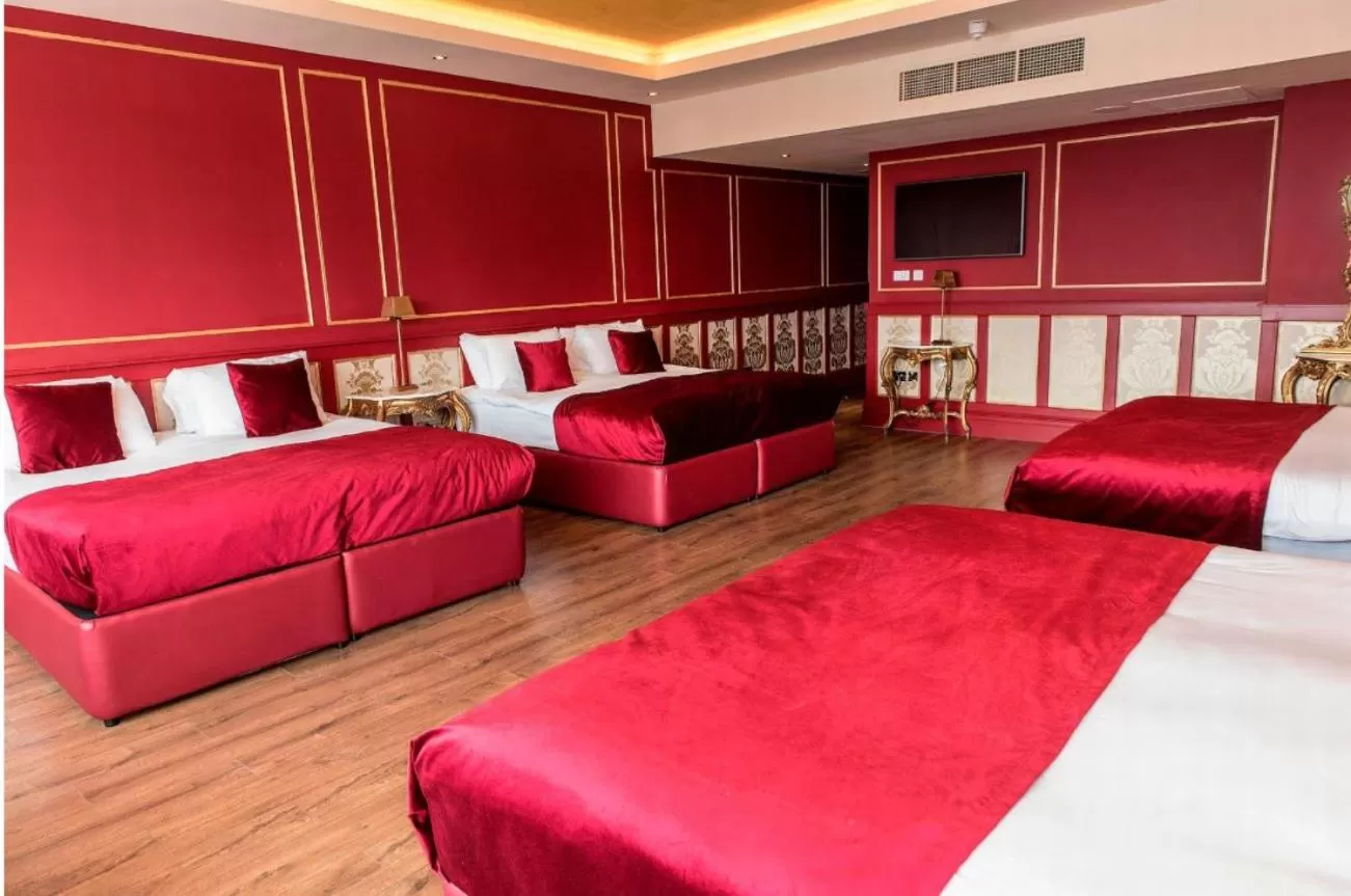 Bed in The Shankly Hotel