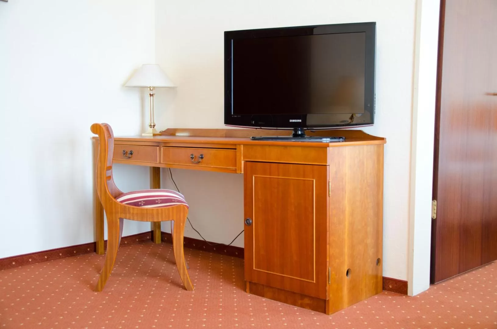 TV and multimedia in Mercure Hotel Plaza Magdeburg