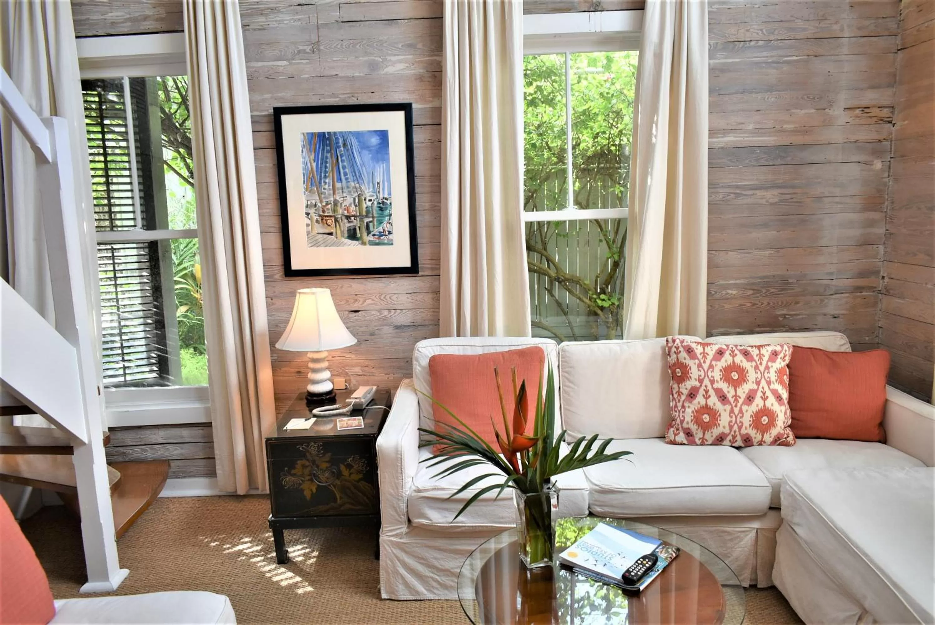 Living room in Simonton Court Historic Inn & Cottages