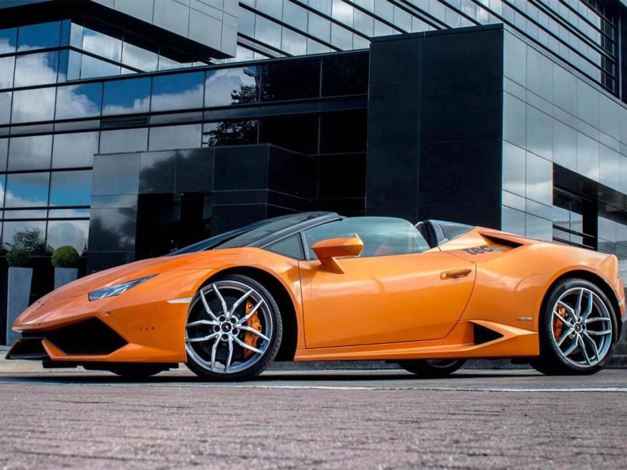 Restaurant/places to eat in mour hotel