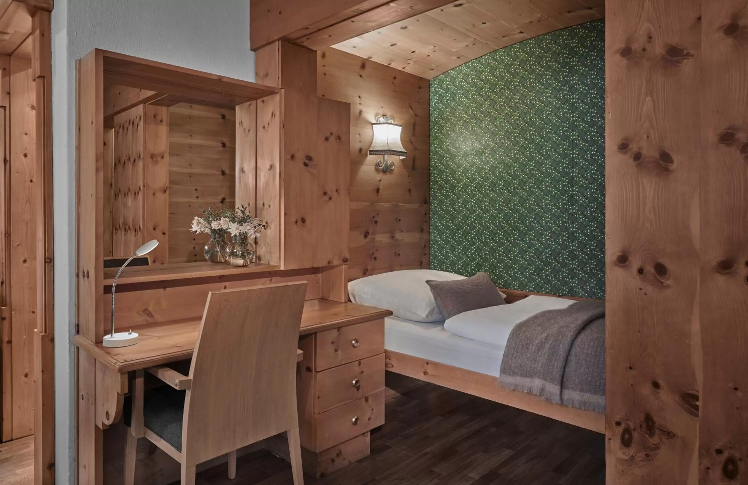 Bedroom, Bed in Hotel Goldener Greif