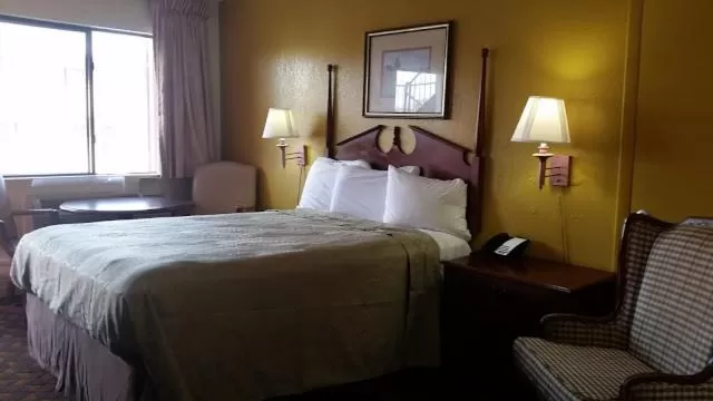 Bed in San Marcos Inn