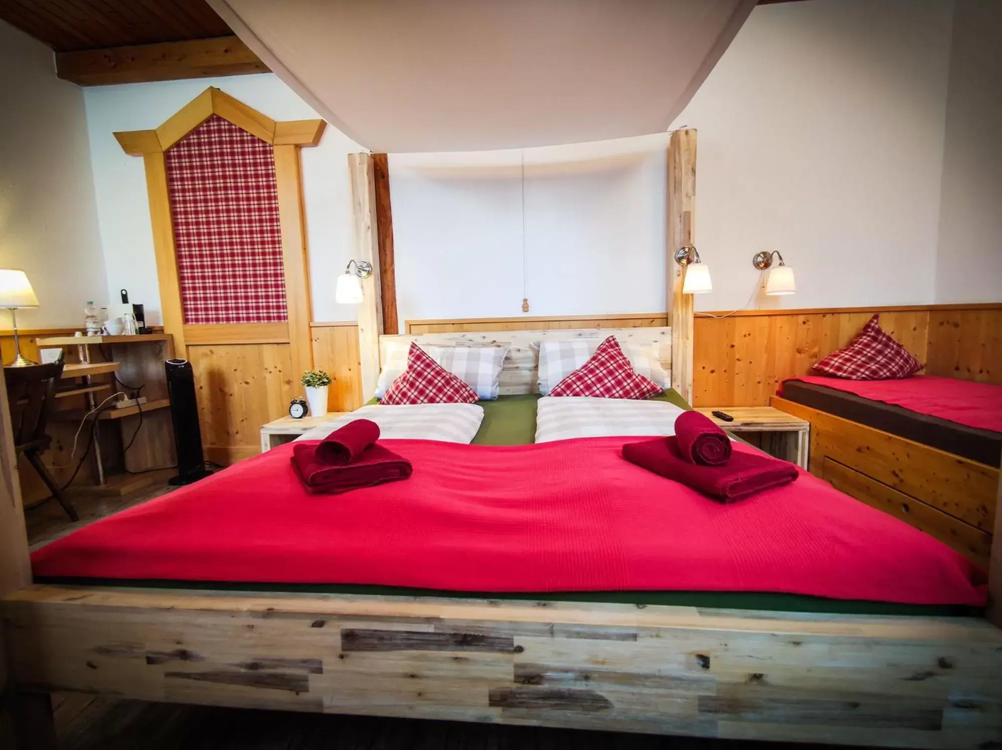 Zimmerkategorie 1 - single occupancy in Hotel Landgasthof Sonne Zimmerkategorie 1 - single occupancy in Hotel Landgasthof Sonne