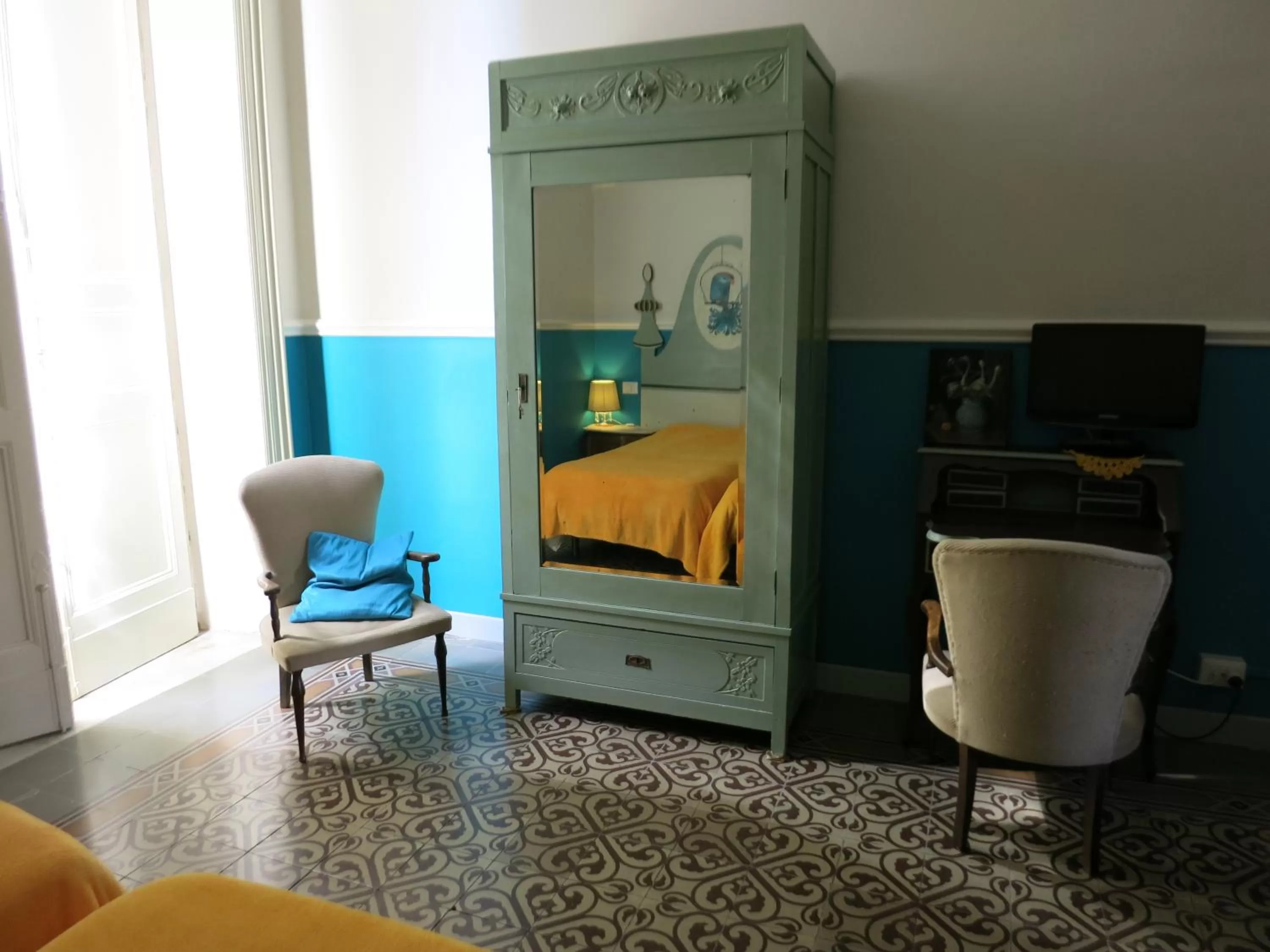 Photo of the whole room, Bed in Maison Decò