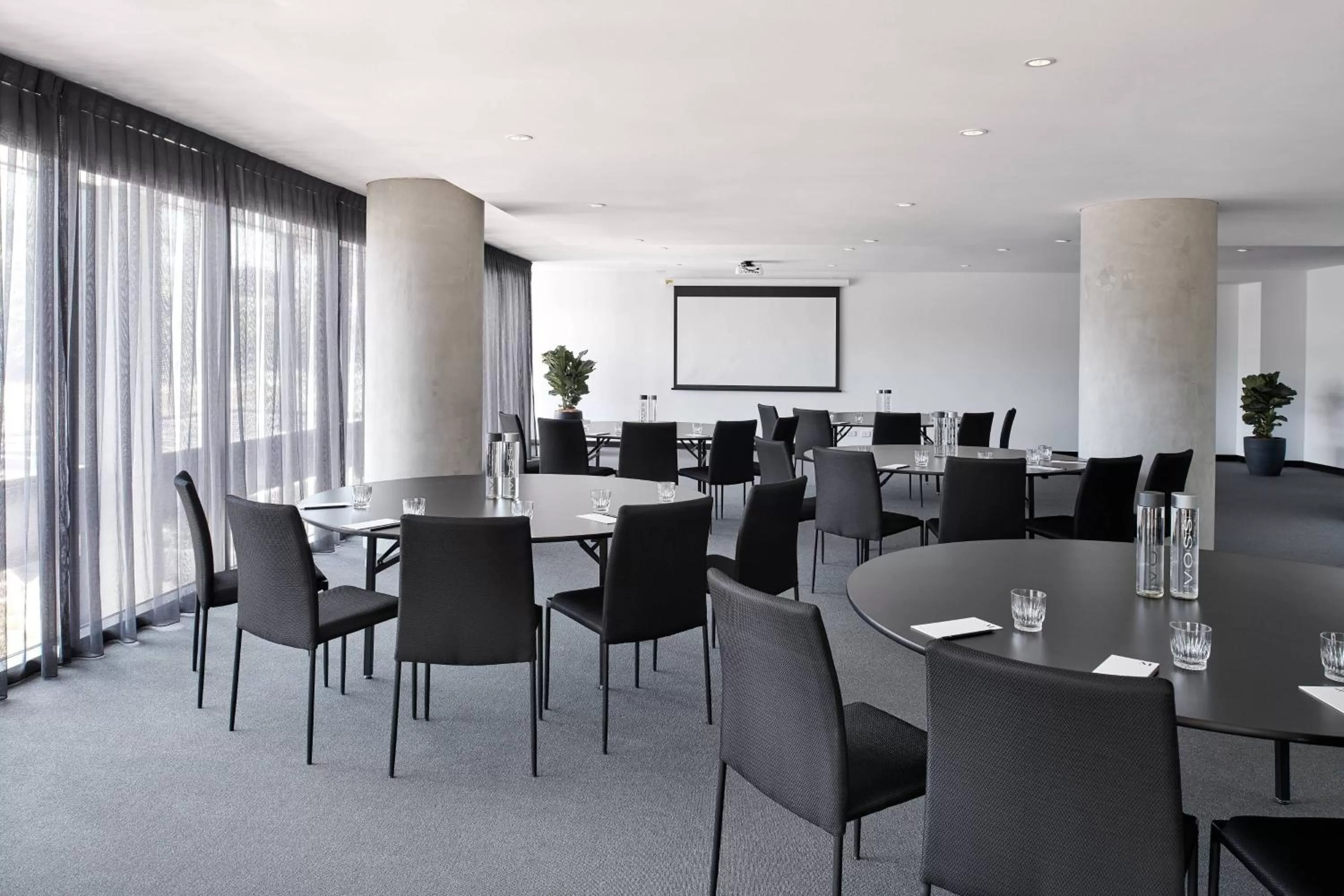 Meeting/conference room in Midnight Hotel, Autograph Collection