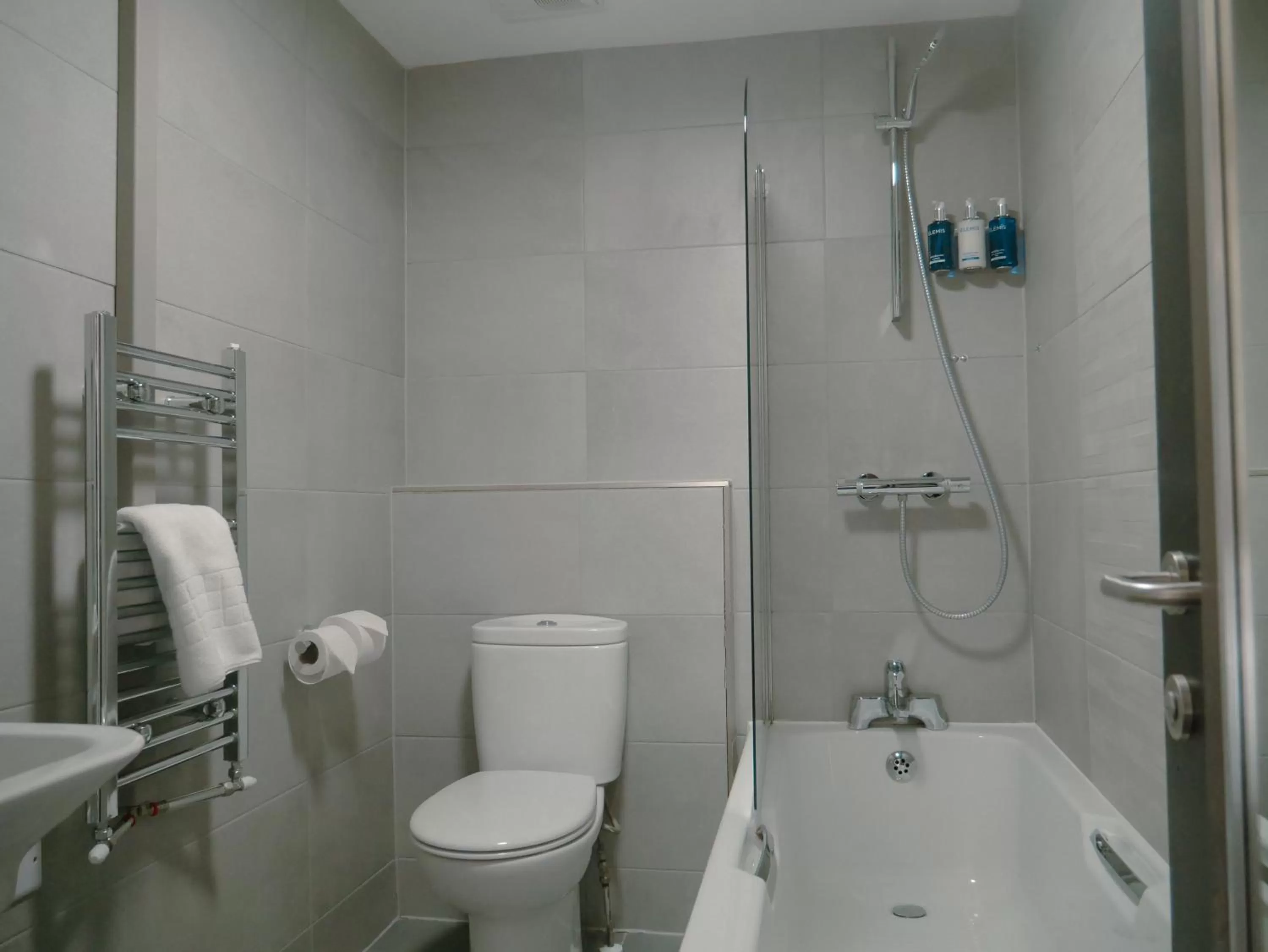 Bathroom in Llandudno Bay Hotel