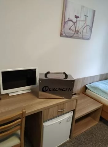 Other, TV/Entertainment Center in Motel Vega