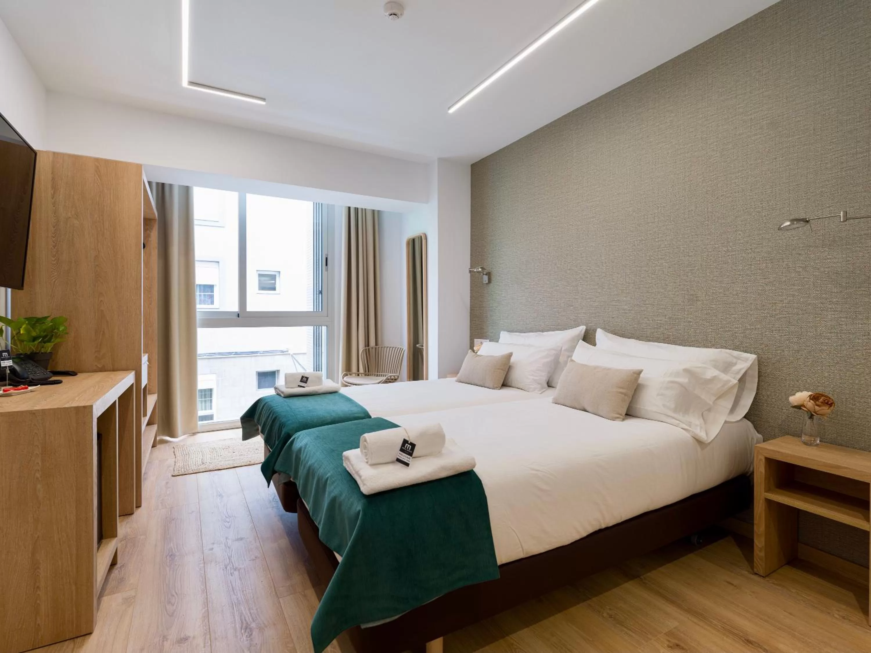 Deluxe Double or Twin Room in Hotel Emeté Las Canteras