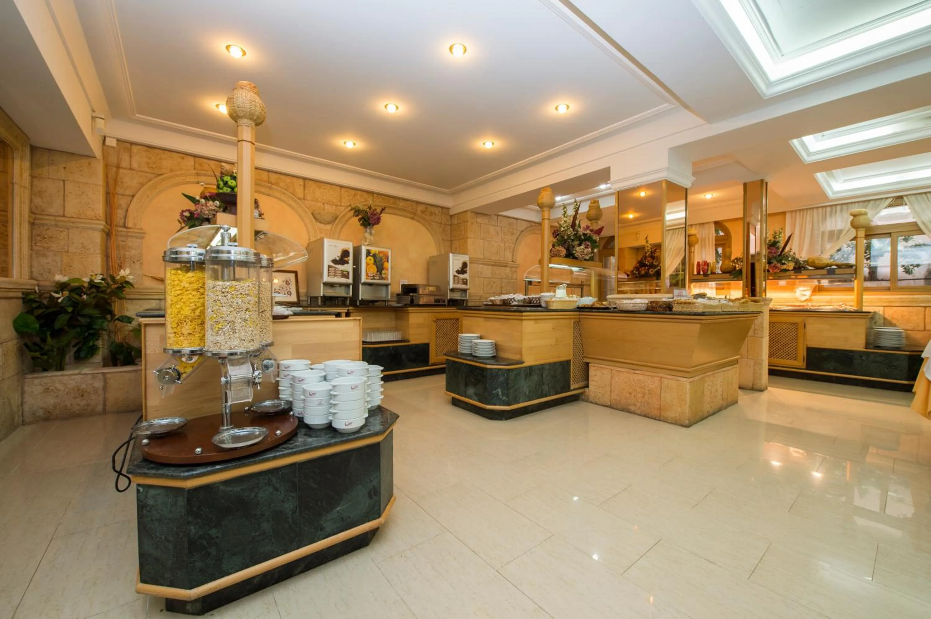 Restaurant/places to eat in Hotel Venecia Paguera