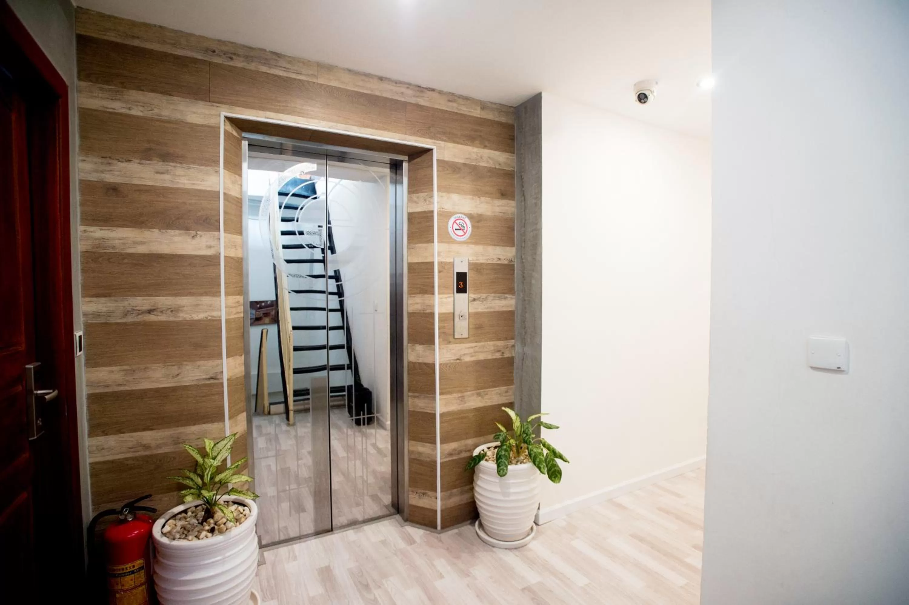 Area and facilities in White Residence Hotel & Apartment