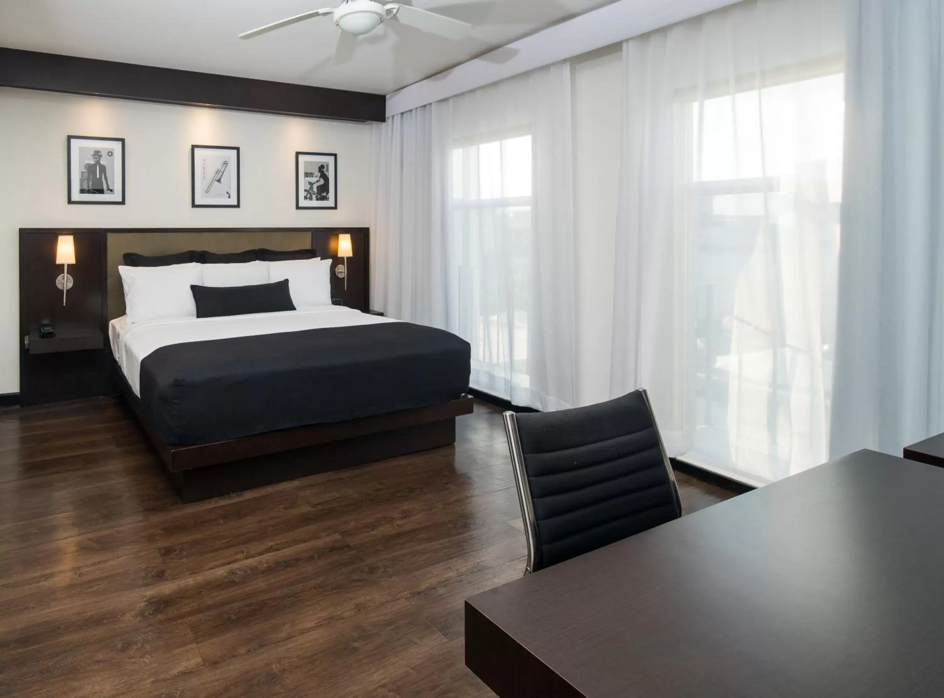 One-Bedroom Suite with City View in Spanish Court Hotel - A Small Luxury Hotel One-Bedroom Suite with City View in Spanish Court Hotel - A Small Luxury Hotel