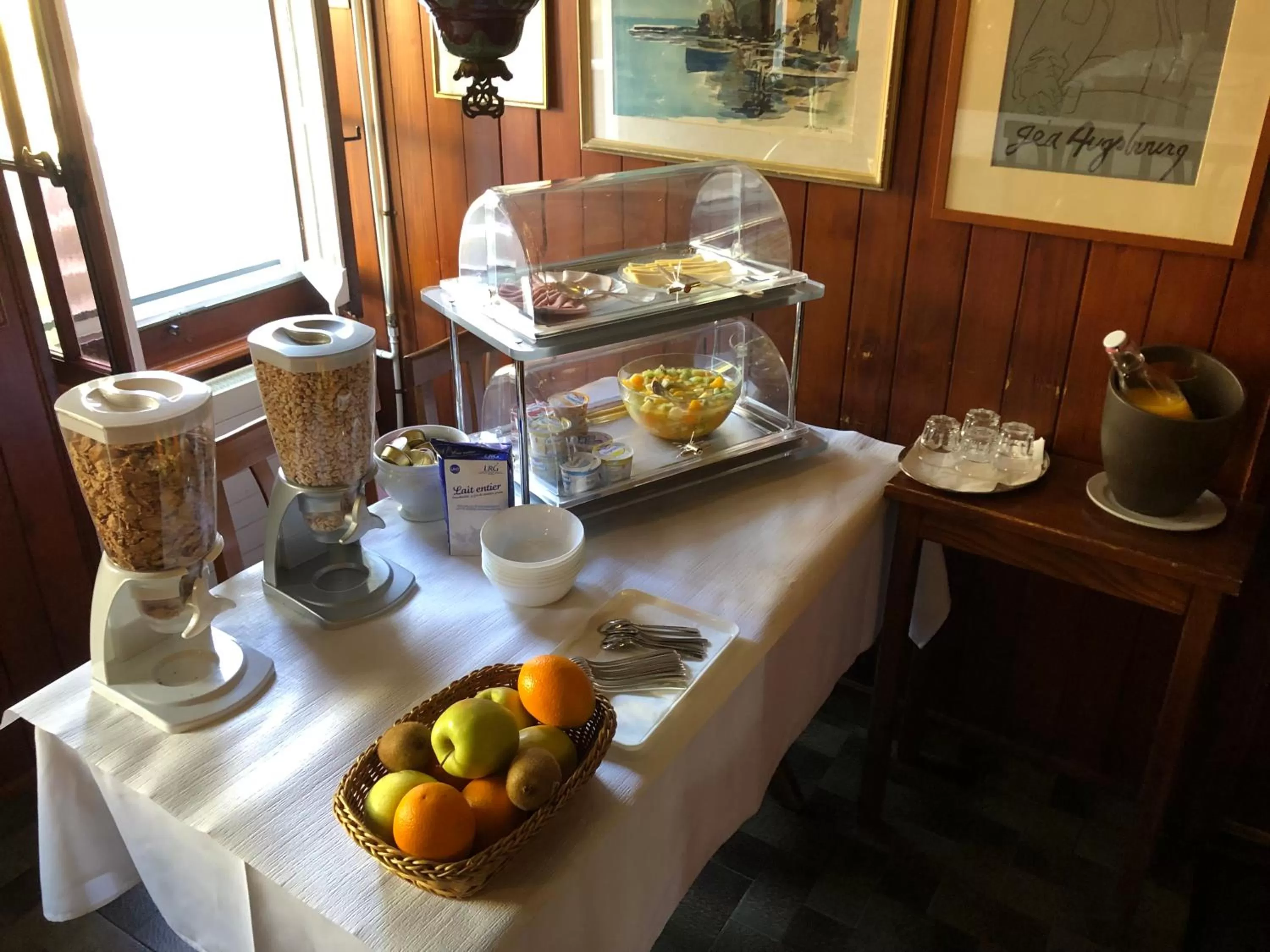 Breakfast in Auberge de Dully