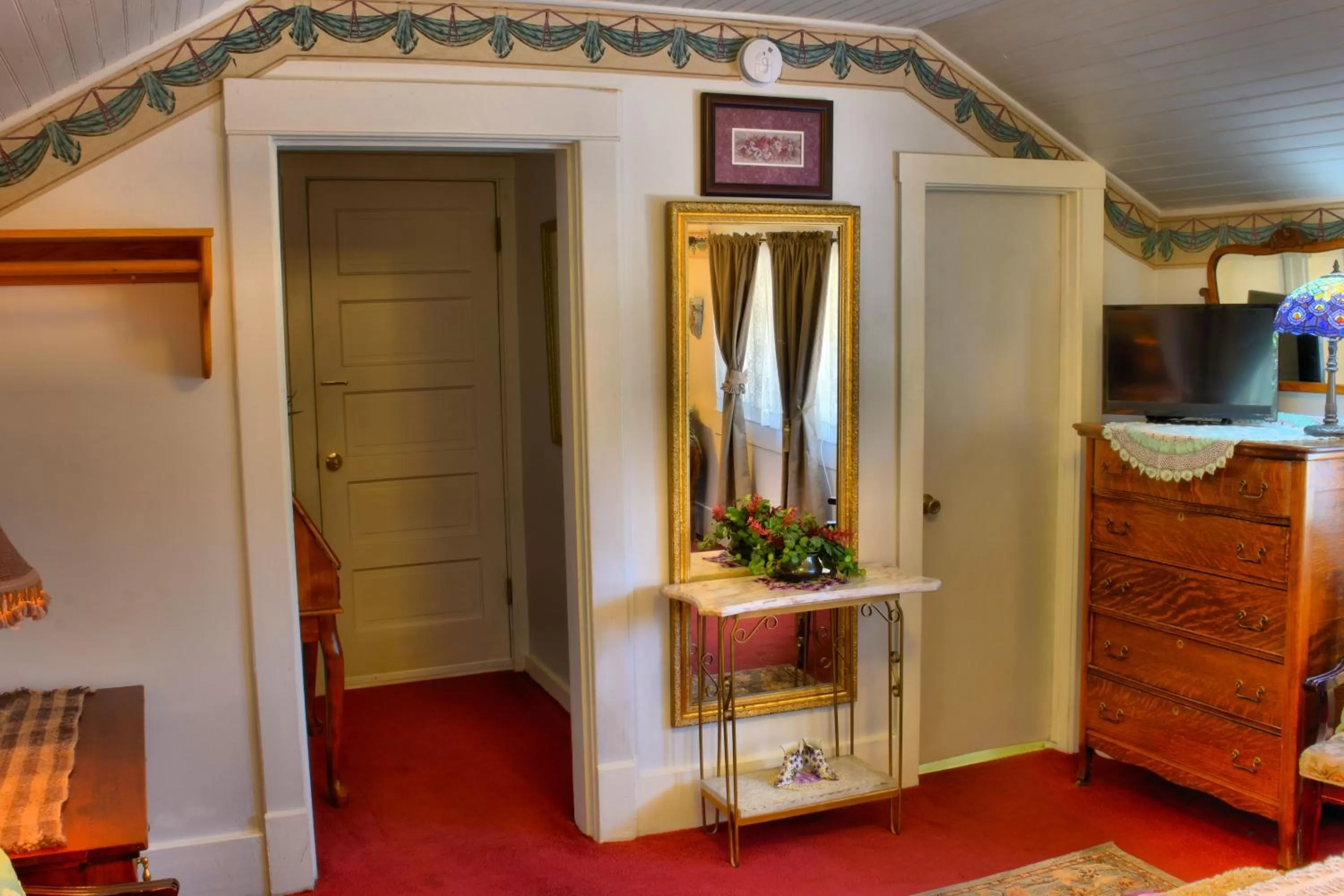 Decorative detail in Bard's Inn