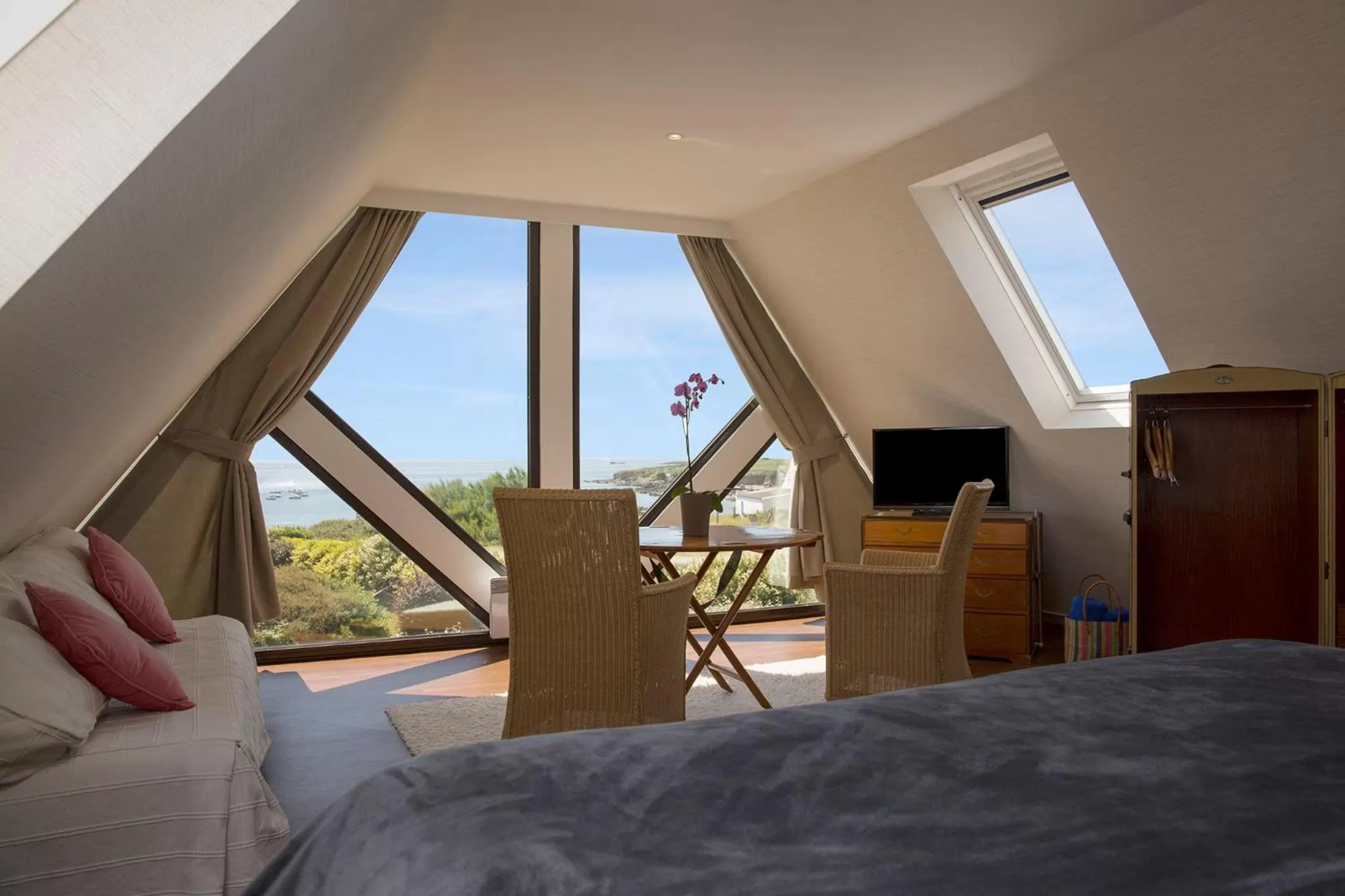 Living room, Seating Area in Ar Men Du, Hôtel 3 Etoiles Restaurant Gastronomique Durable