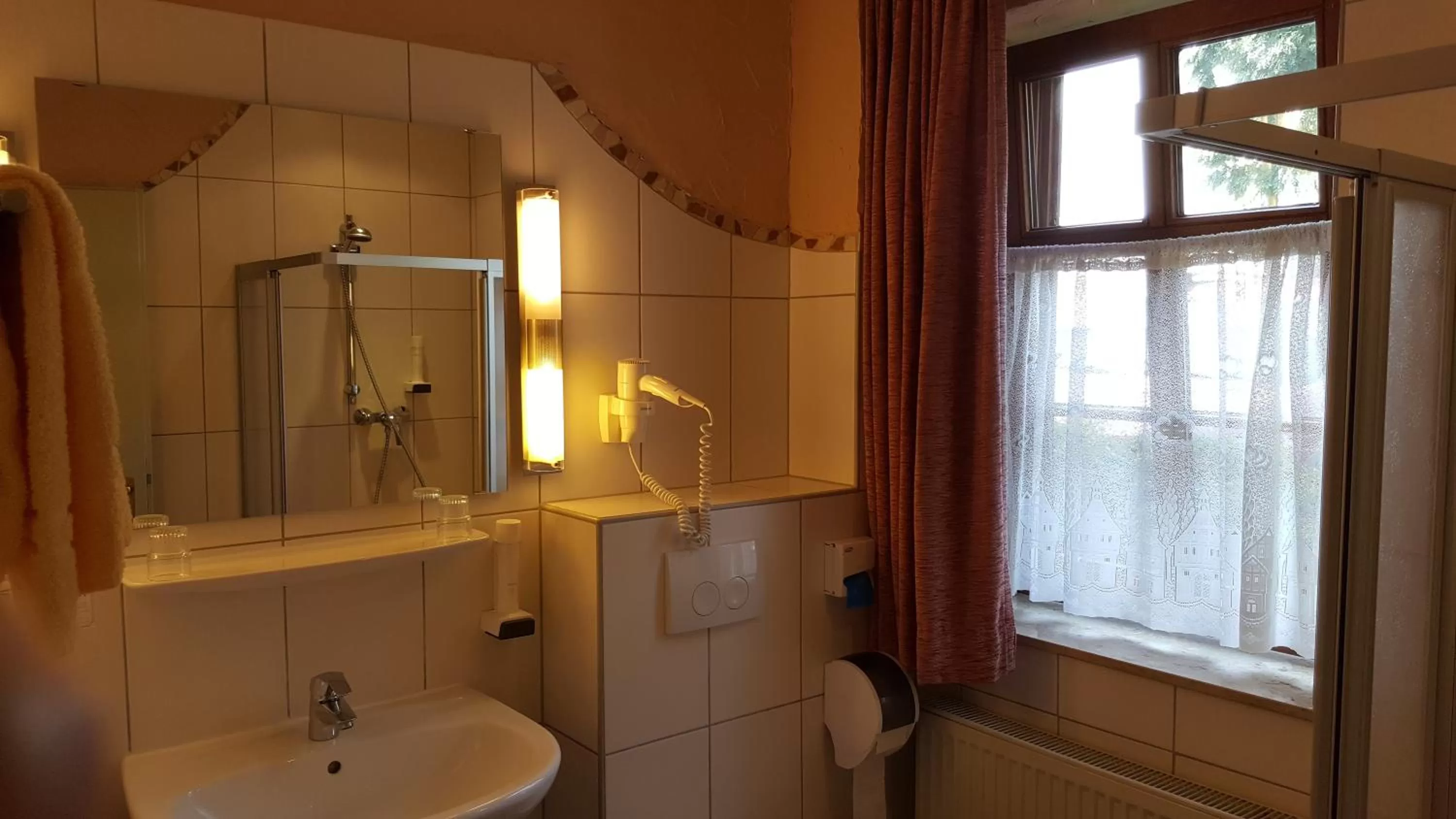 Photo of the whole room in Hotel Goldflair am Rathaus