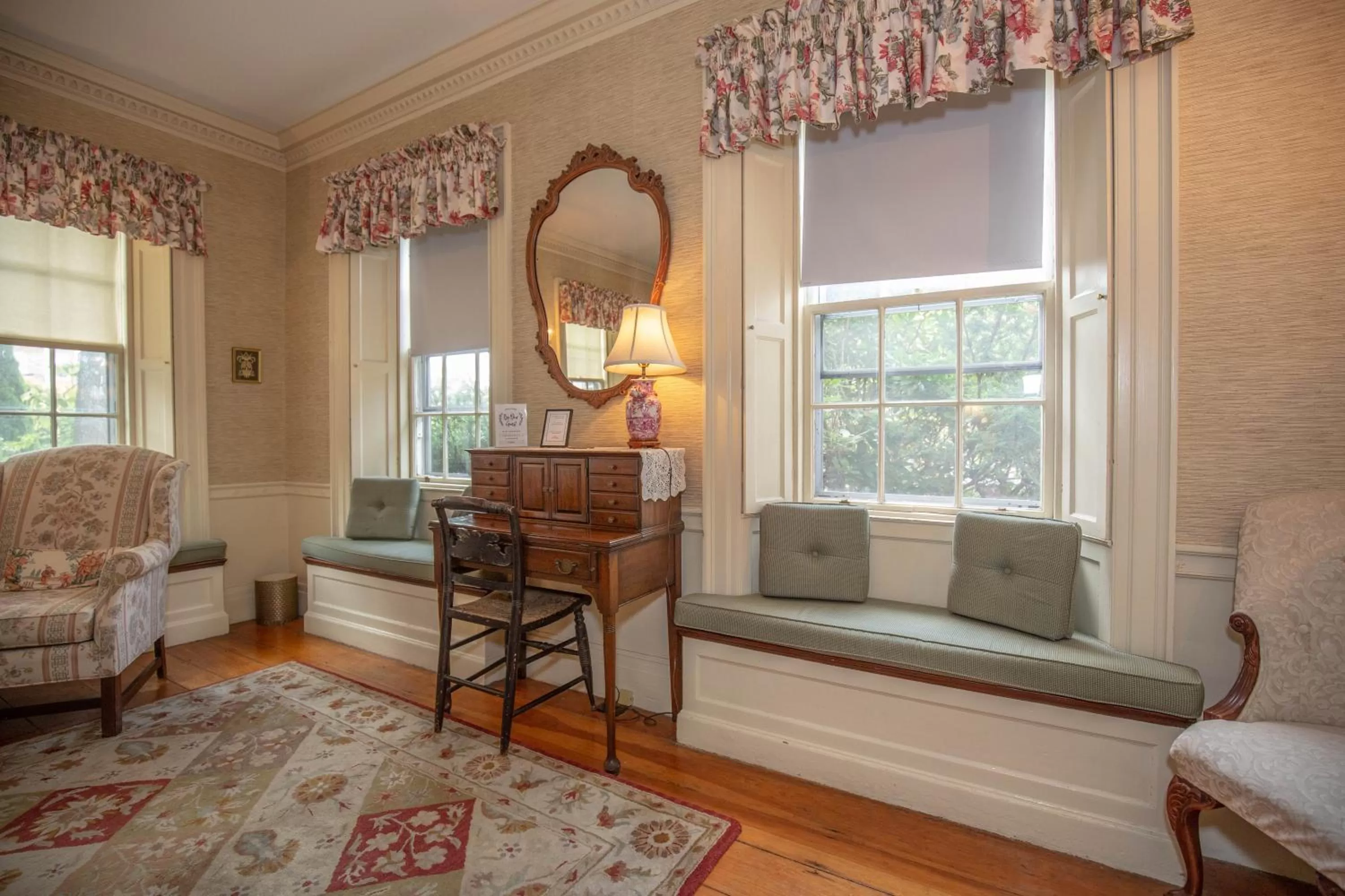 Decorative detail, Seating Area in Clark Currier Inn