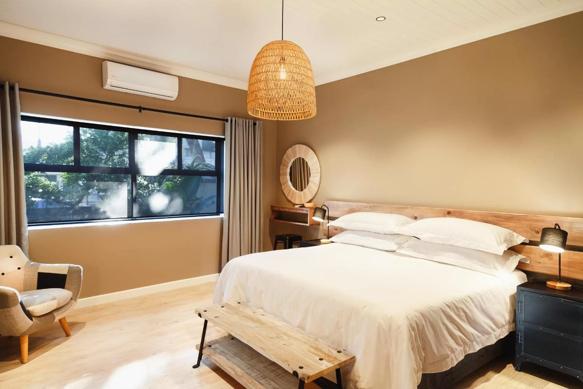 Photo of the whole room, Bed in Loerie Guest Lodge