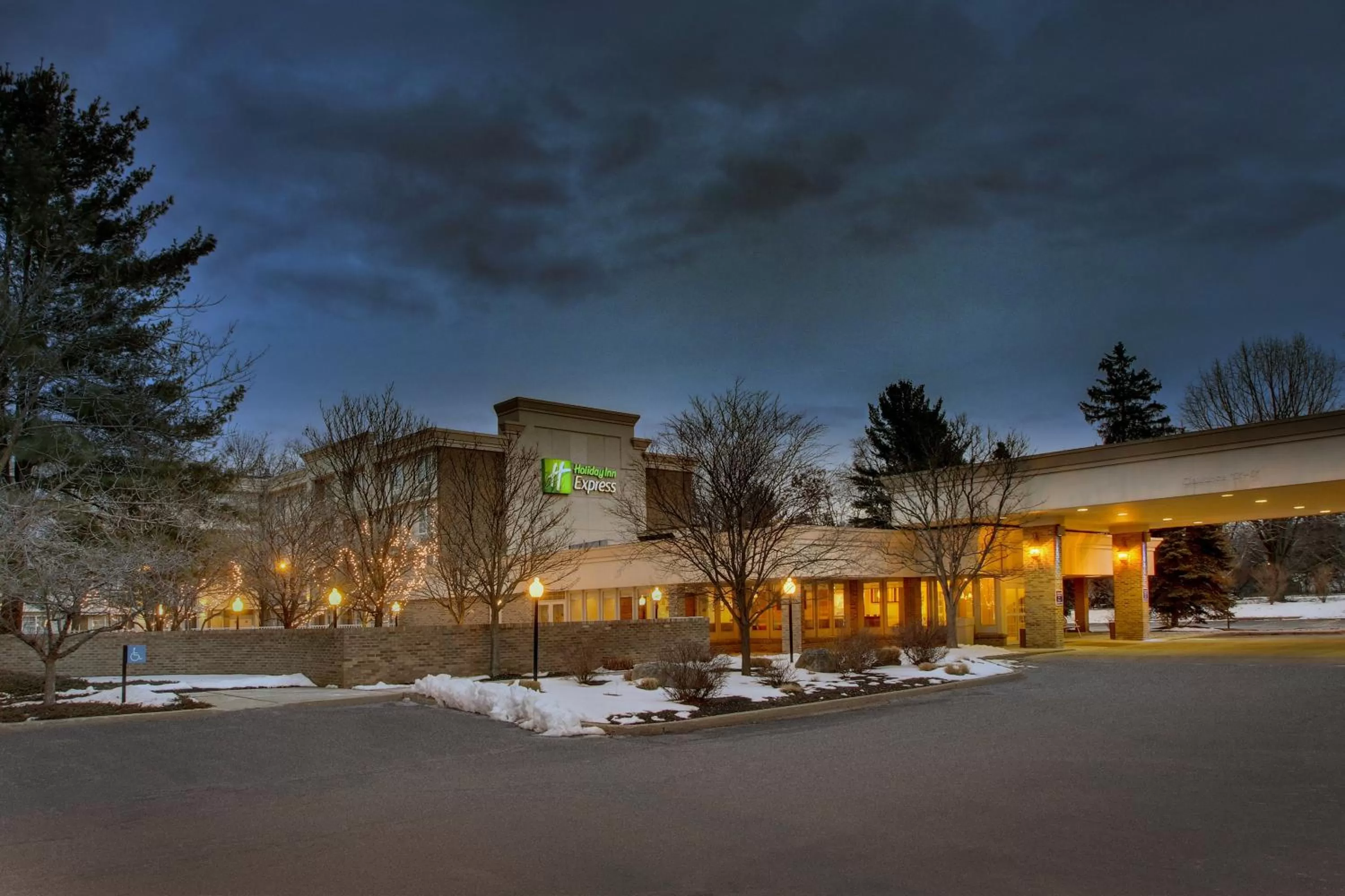Property building in Holiday Inn Express Poughkeepsie by IHG