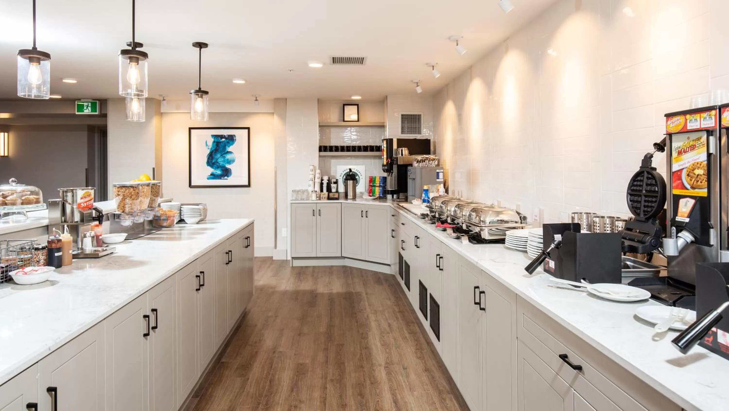 Food and drinks in Pomeroy Hotel Fort McMurray