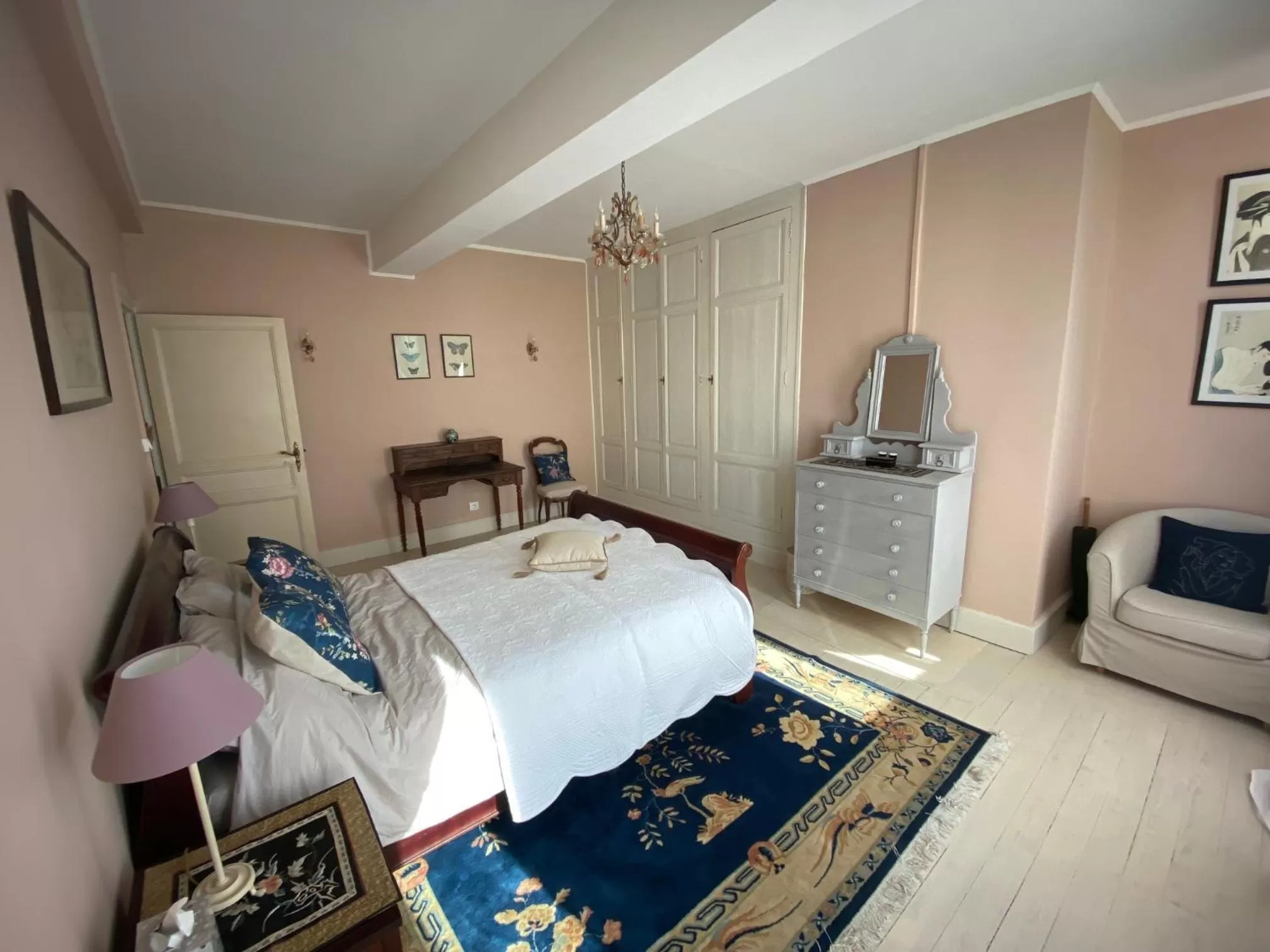 Photo of the whole room, Bed in La Maison 64 Chambre D'Hôtes